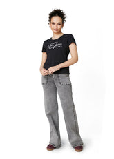 POLERA ANNIE REGULAR ESTAMPADO Y BORDADO NEGRO EFESIS