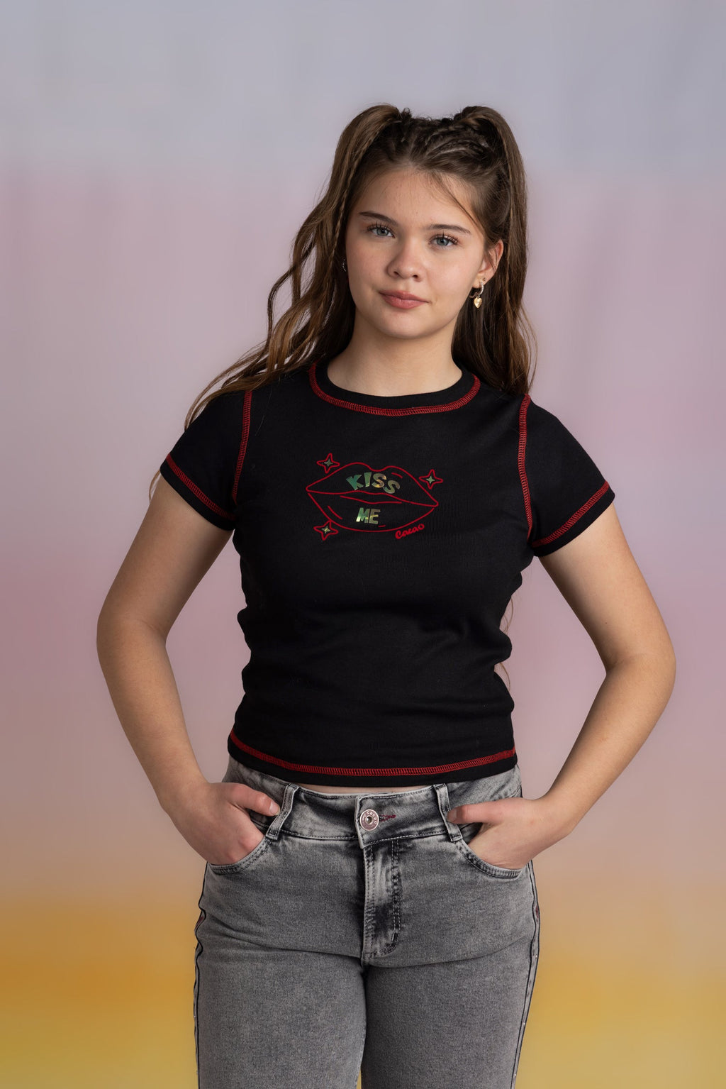 Polera Toledo Regular Hilo Contratono y Estampado Negro Cacao