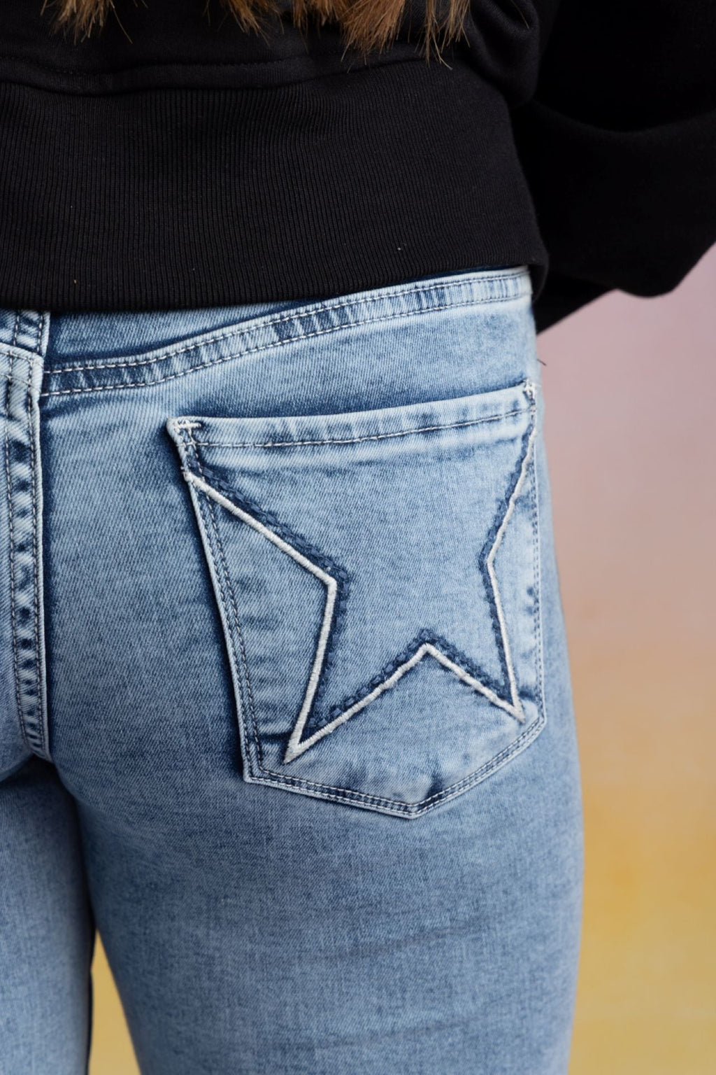 Jeans Glith Flare Bordado c/Desflecado Azul Cacao