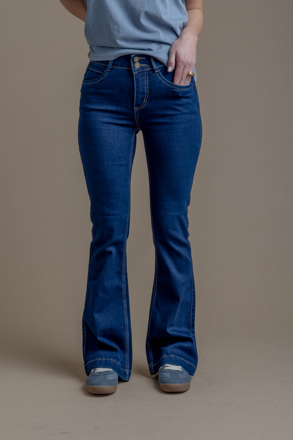 Jeans Flo Flare Dark Azul Efesis