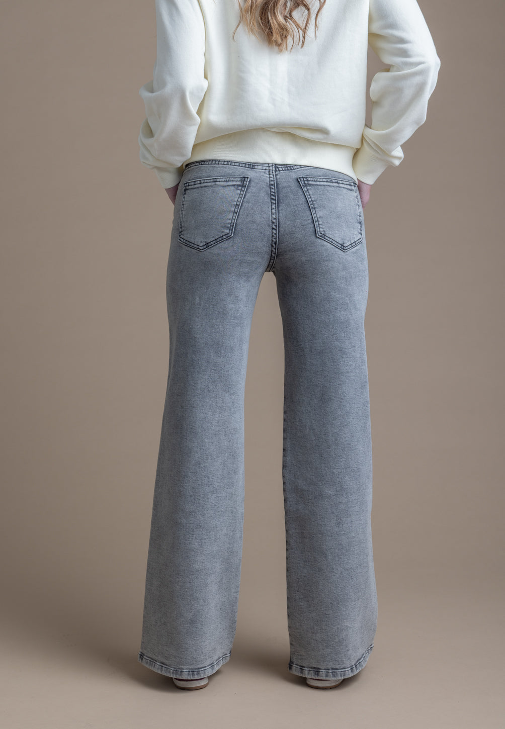 Jeans Zoe Palazzo Bolsillo Parche Gris Efesis