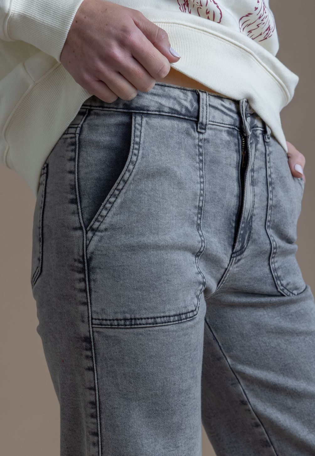 Jeans Zoe Palazzo Bolsillo Parche Gris Efesis