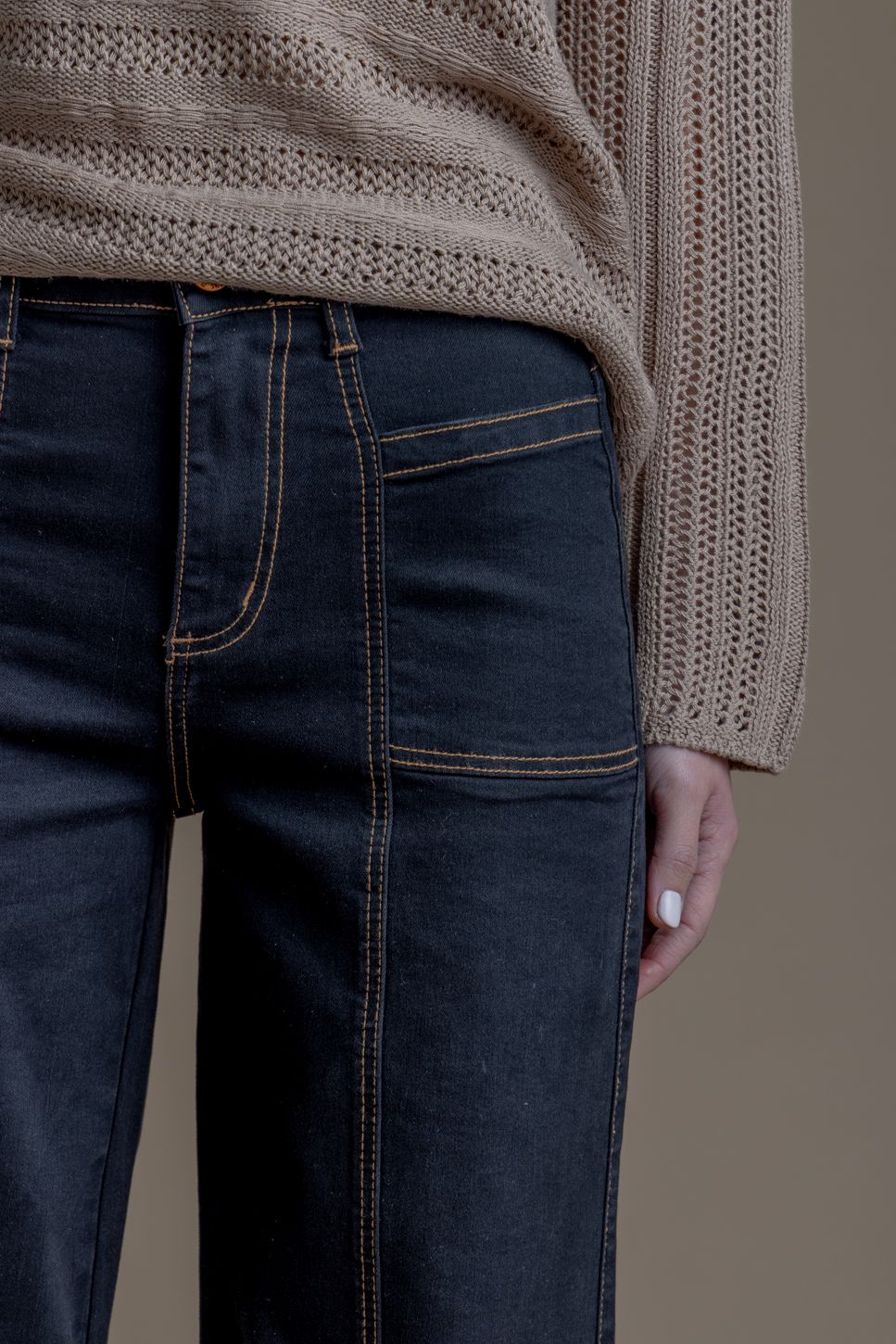 Jeans Piragi Palazzo Hilo Contratono y Bolsillo Incrustado Negro Efesis