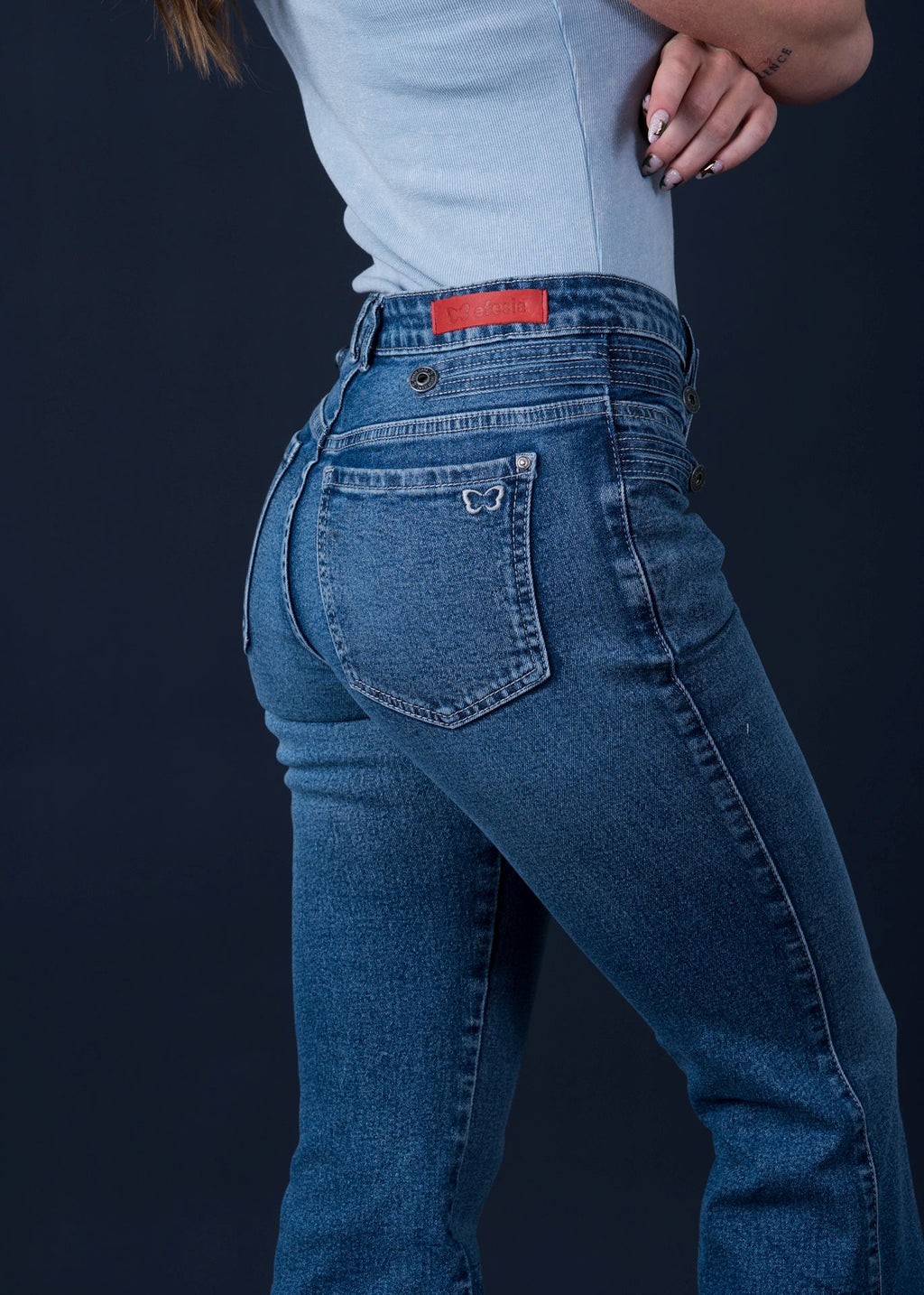 Jeans Santino Flare Trabas Decorativas Azul Efesis