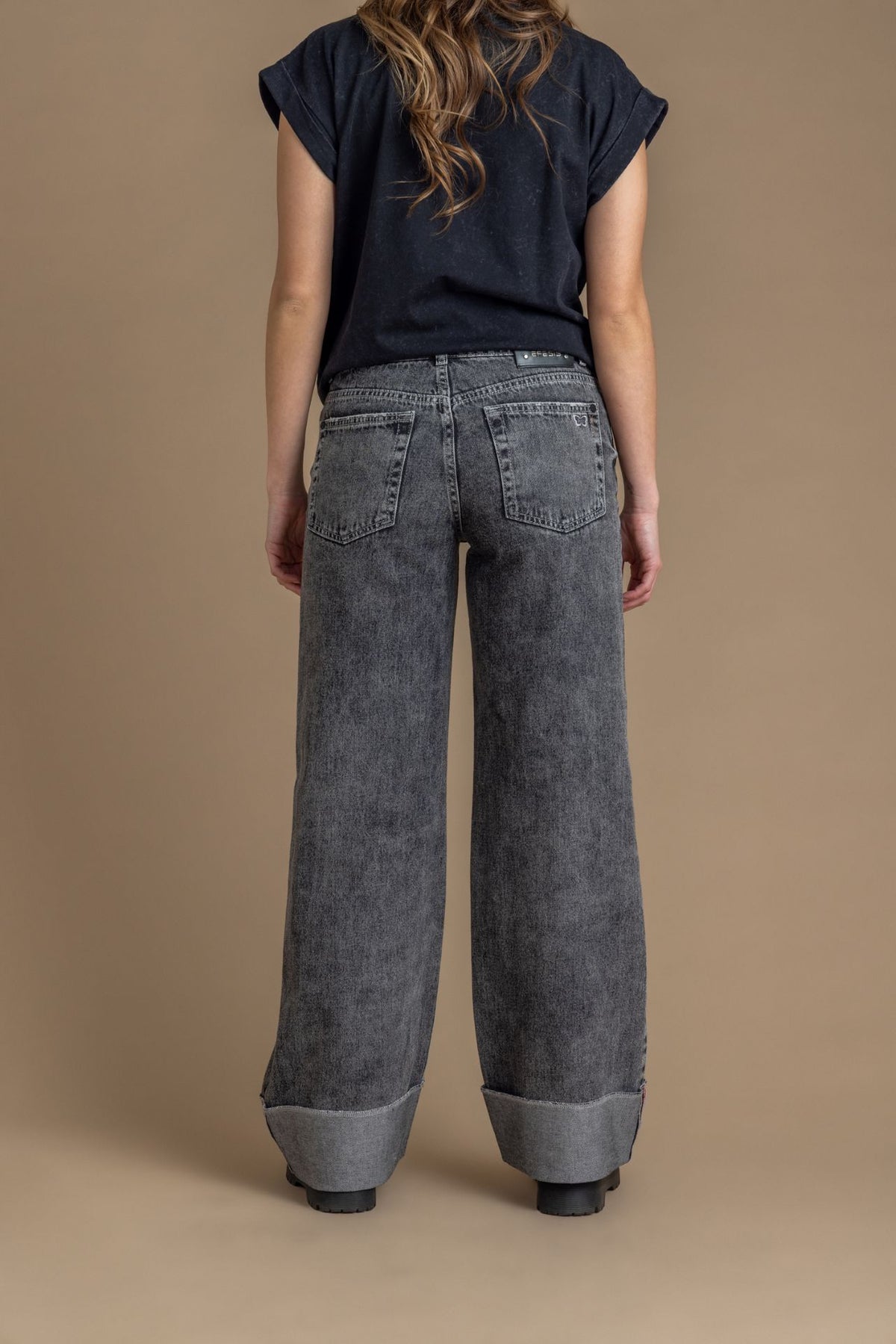 Jeans Nina Wide Pretina Caída Roll Up Gris Efesis