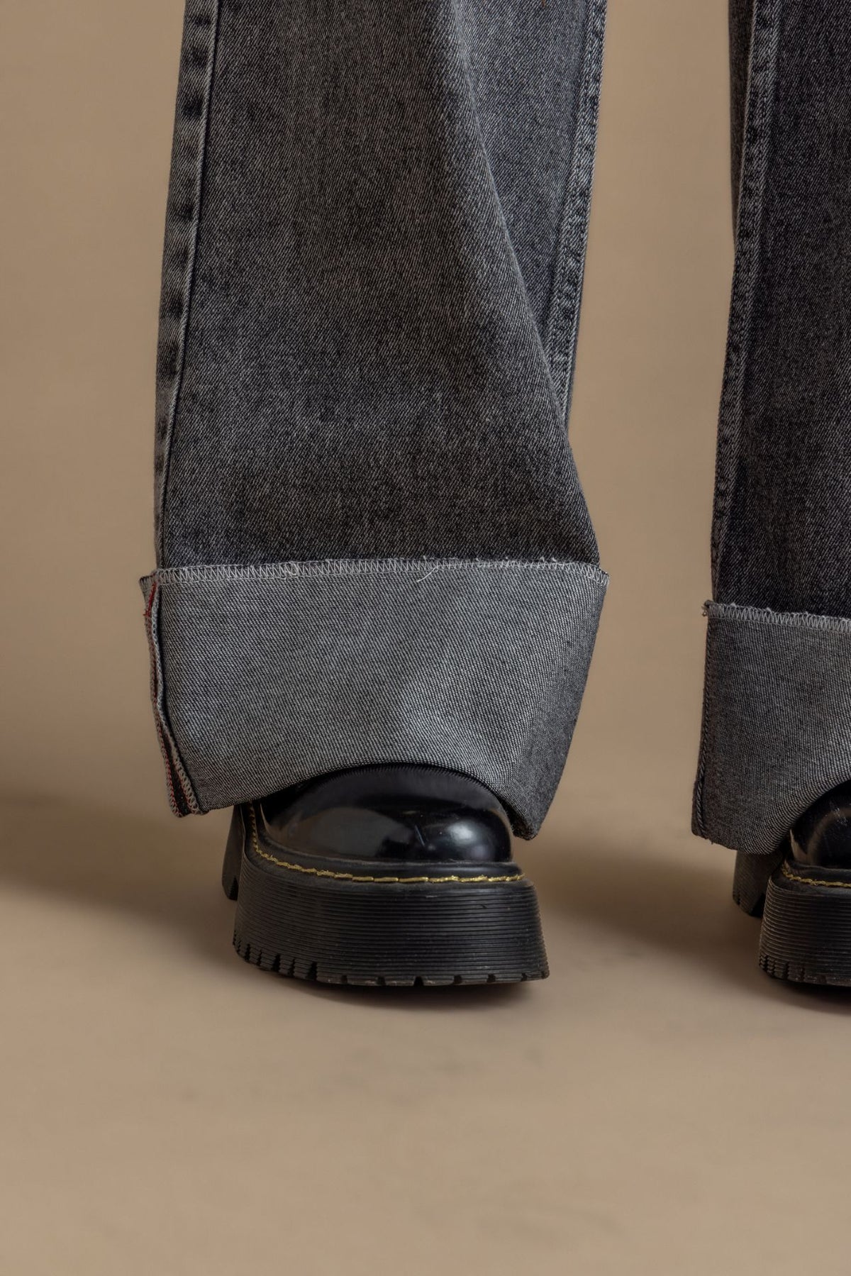 Jeans Nina Wide Pretina Caída Roll Up Gris Efesis