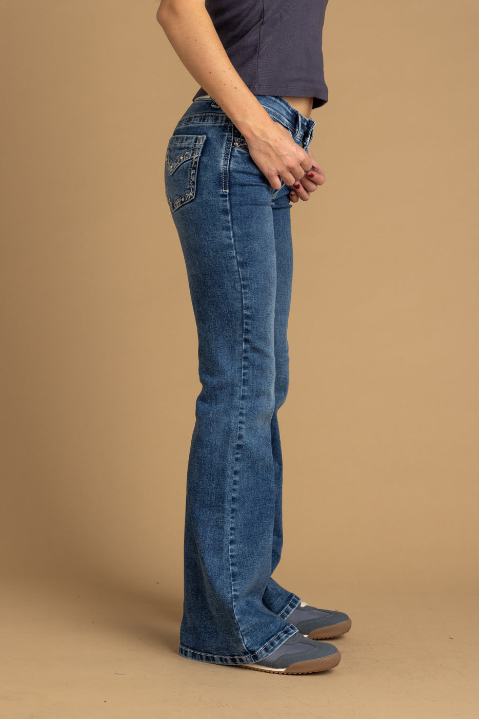 Jeans Calabria Flare Bordado Bocas Bolsiloo Azul Efesis