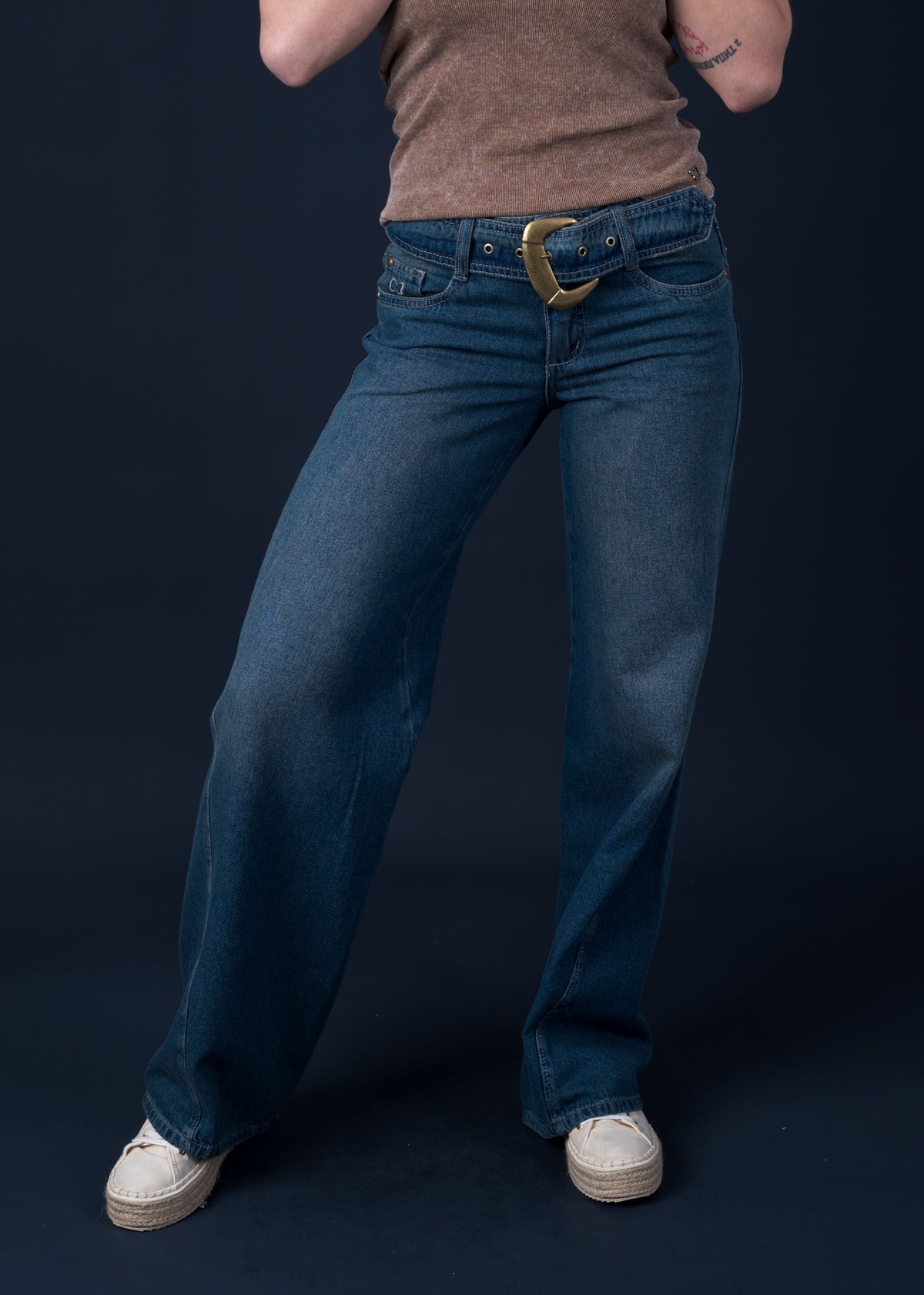 Jeans Ginger Palazzo Traspaso y Cinturon Azul Efesis
