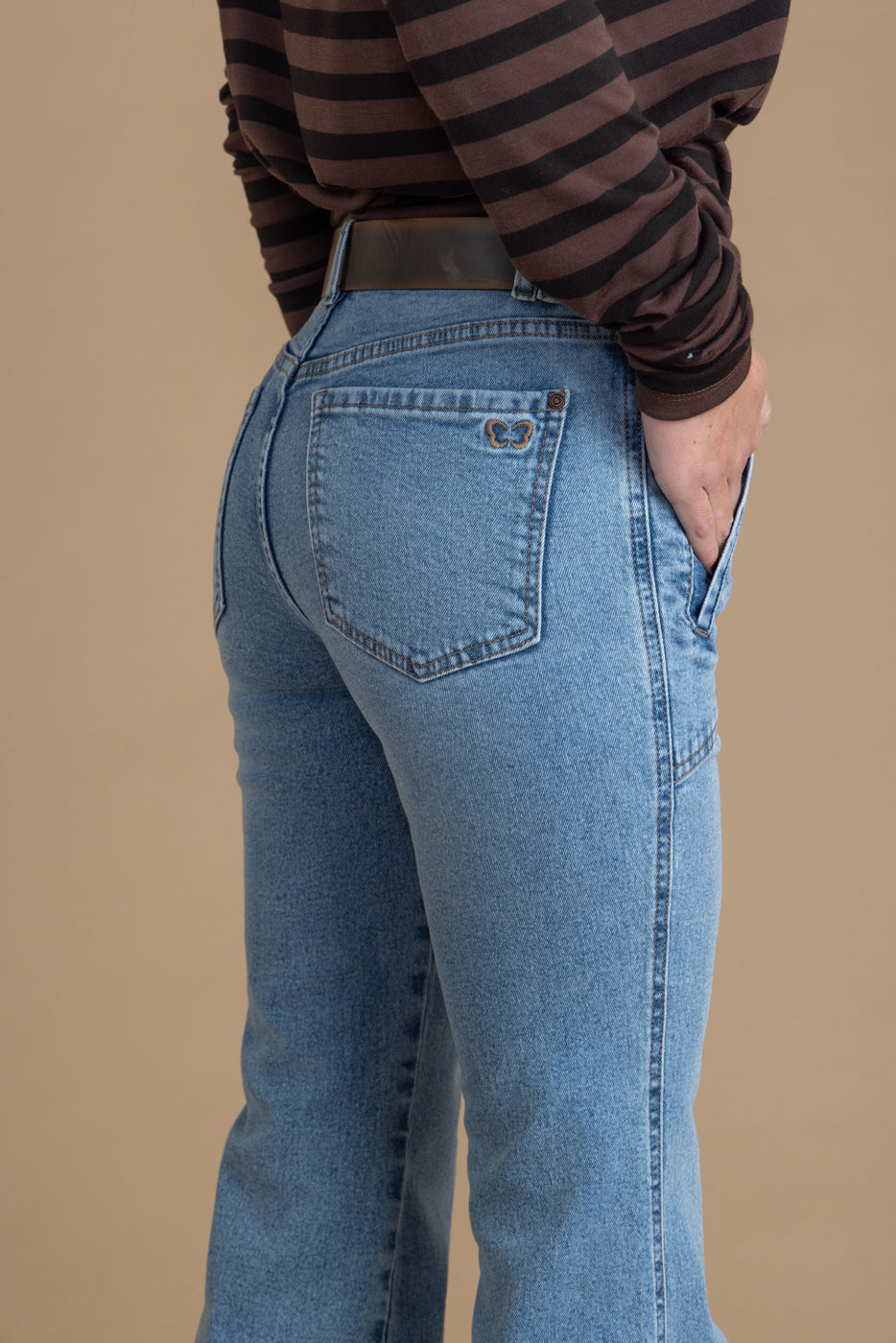 Jeans Claus Flare Bolsillo Vivo Interior Azul Efesis