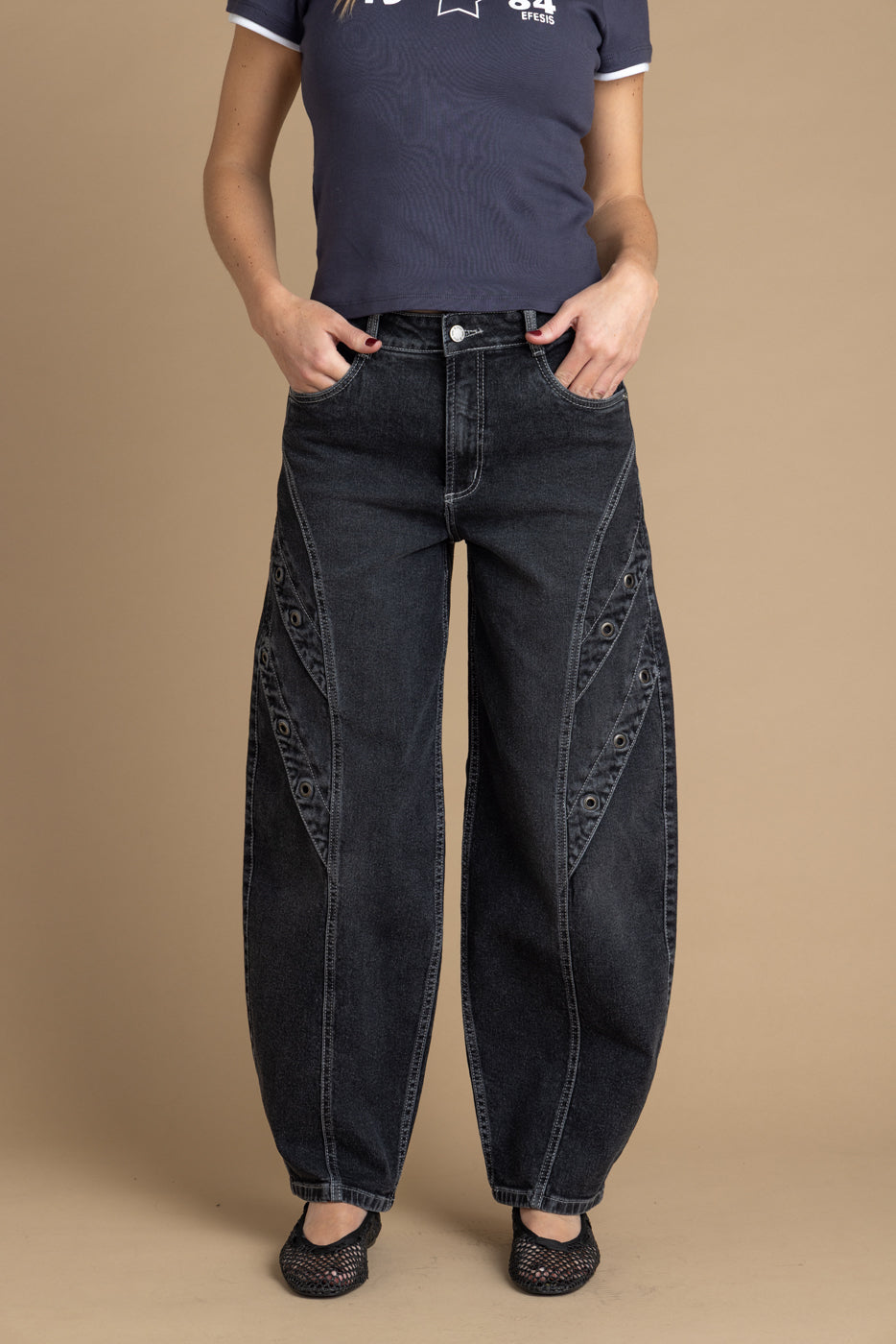 Jeans Rigel Balloon Alforja y Ojetillos Negro Efesis