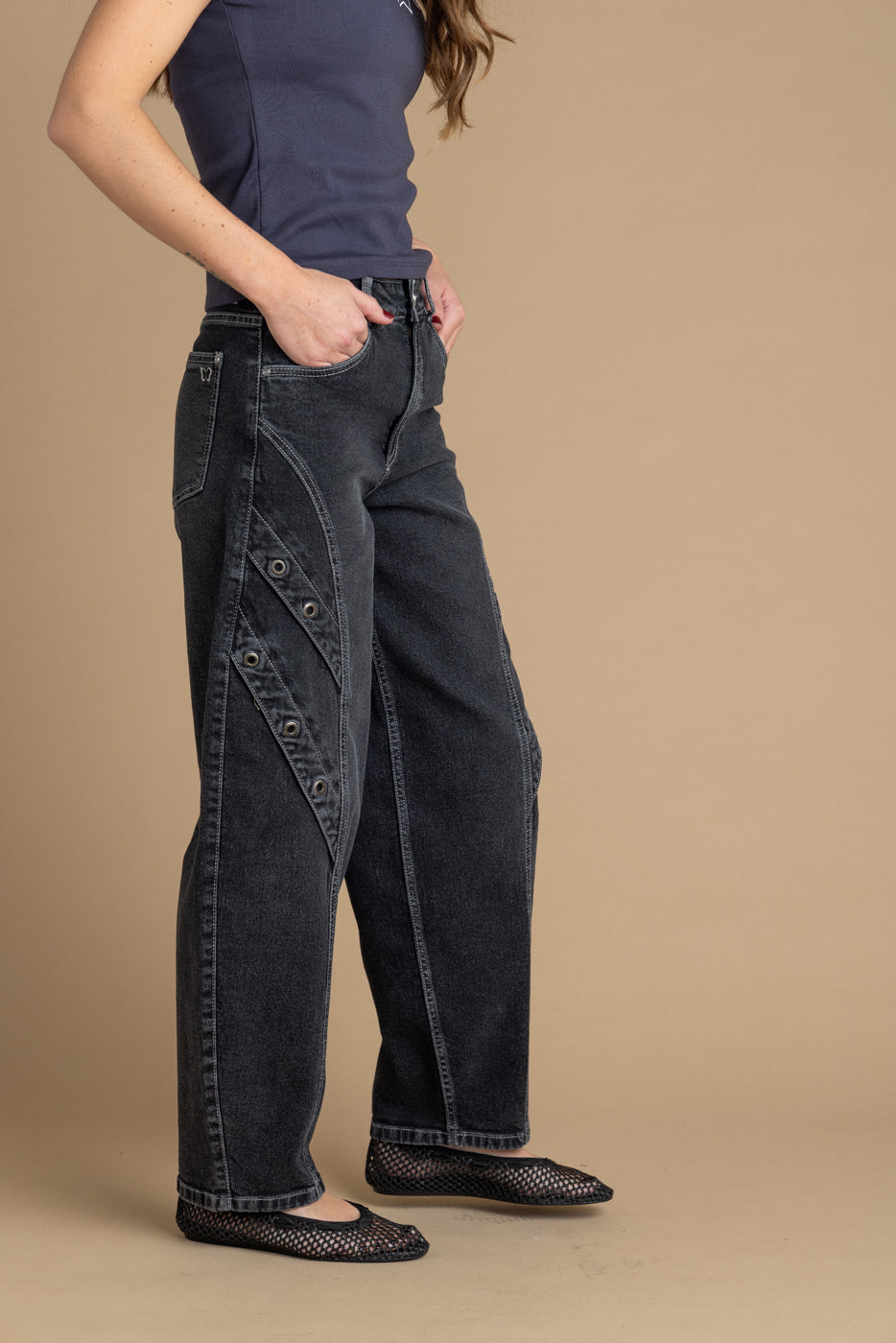 Jeans Rigel Balloon Alforja y Ojetillos Negro Efesis