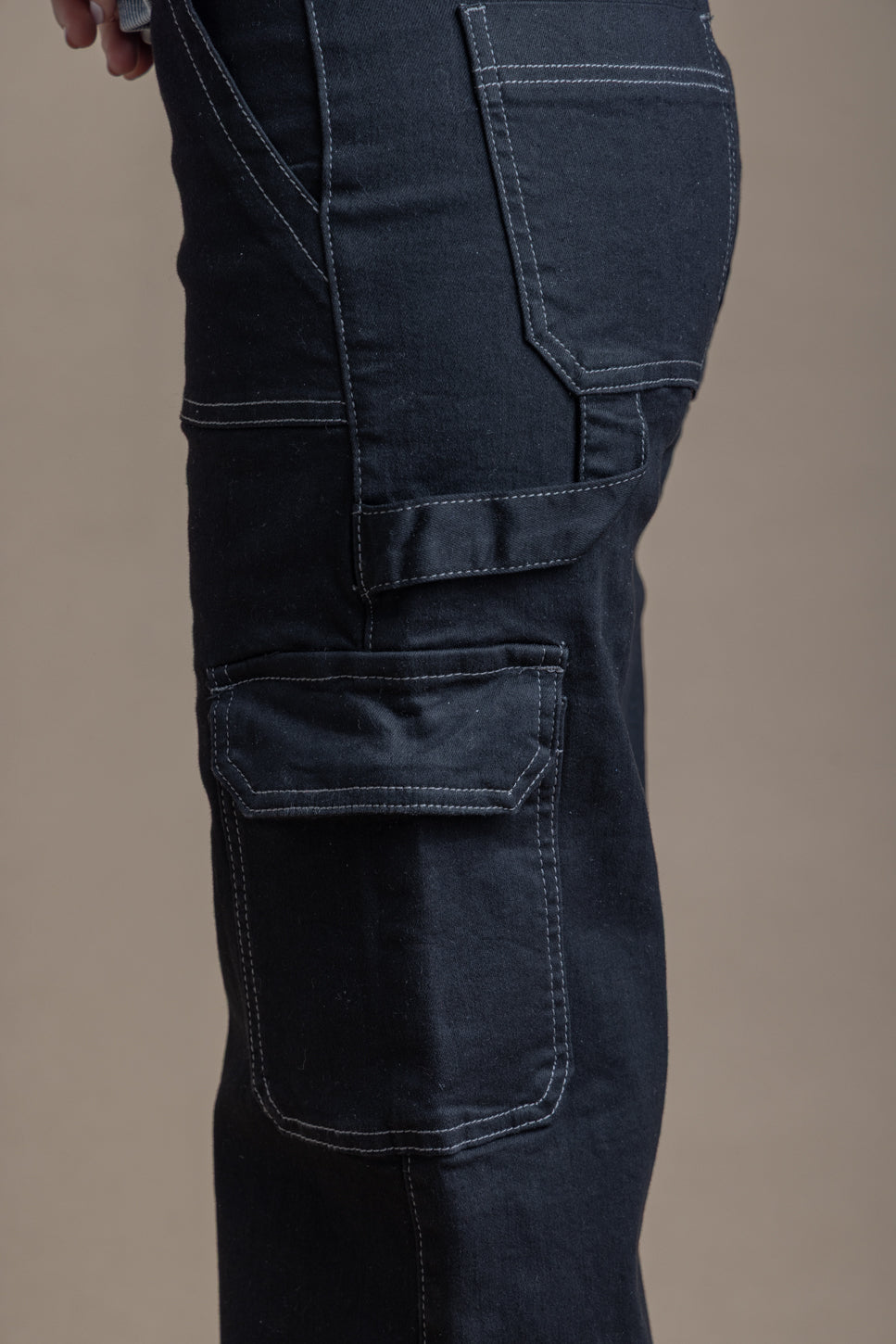 Jeans Naos Palazzo Cargo Hilo Contratono Negro Efesis