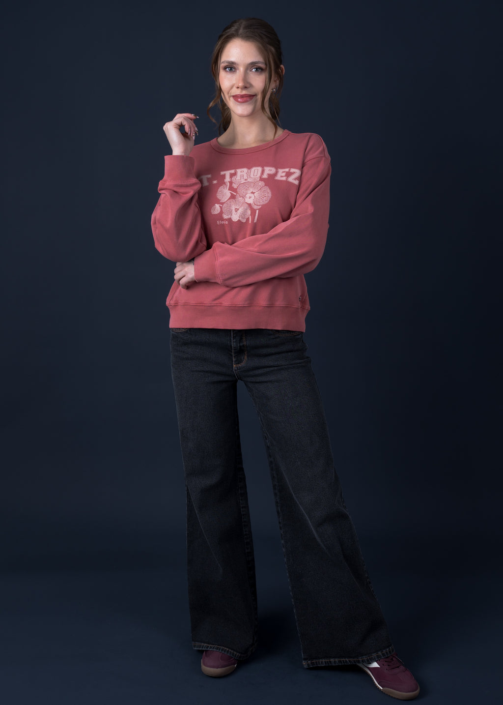 Jeans Angel Black Wide Bordado Alas Bolsillo Trasero Efesis
