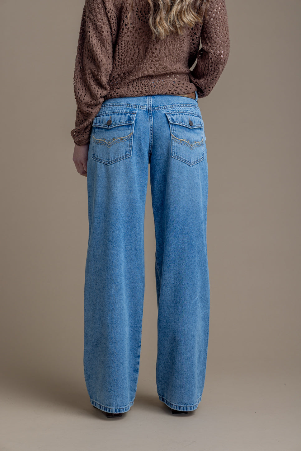 Jeans Ciapino Straight Bordado Bolsillos Azul Efesis