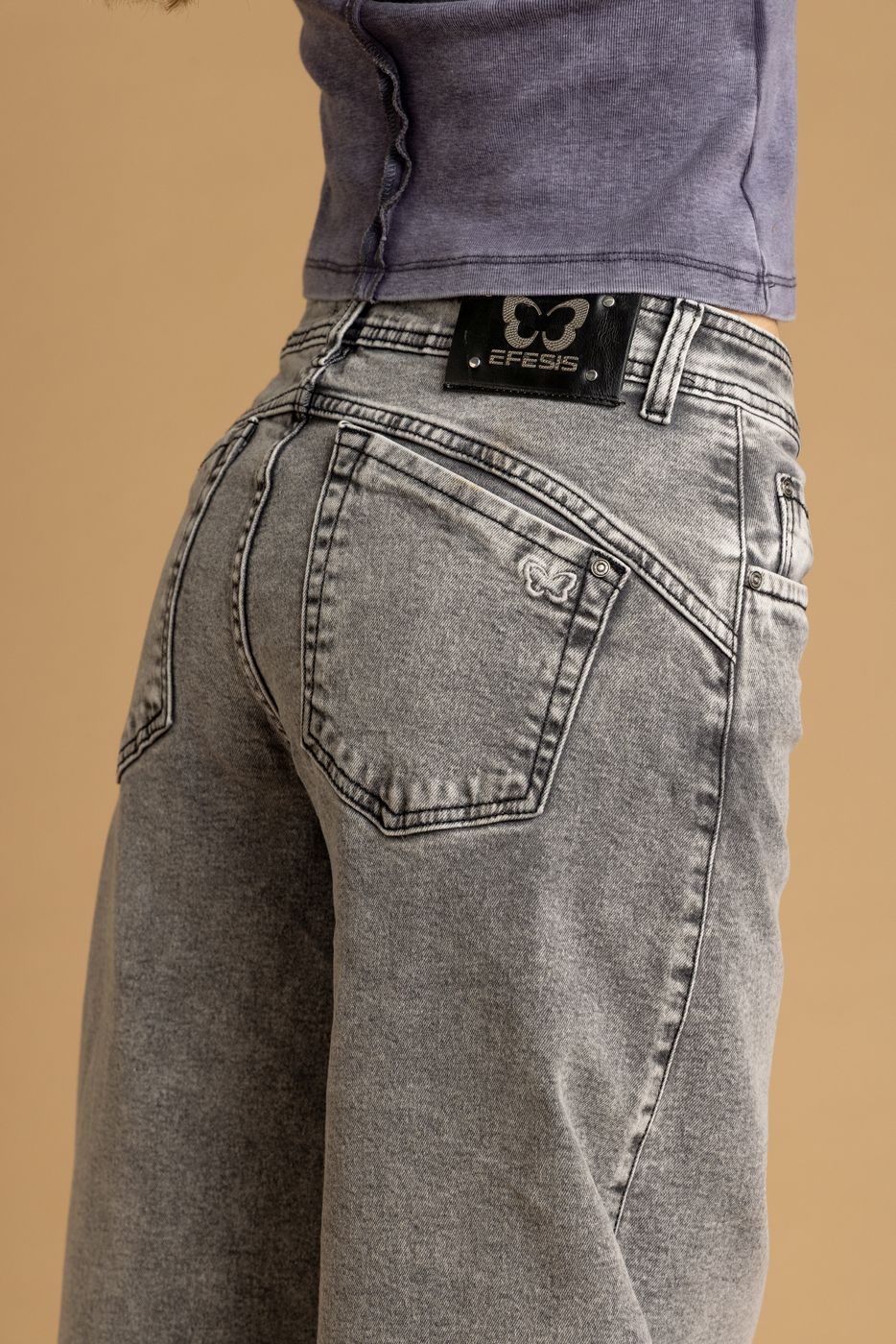 Jeans Nápoles Balloon Bolsillo Trasero en Forma Gris Efesis
