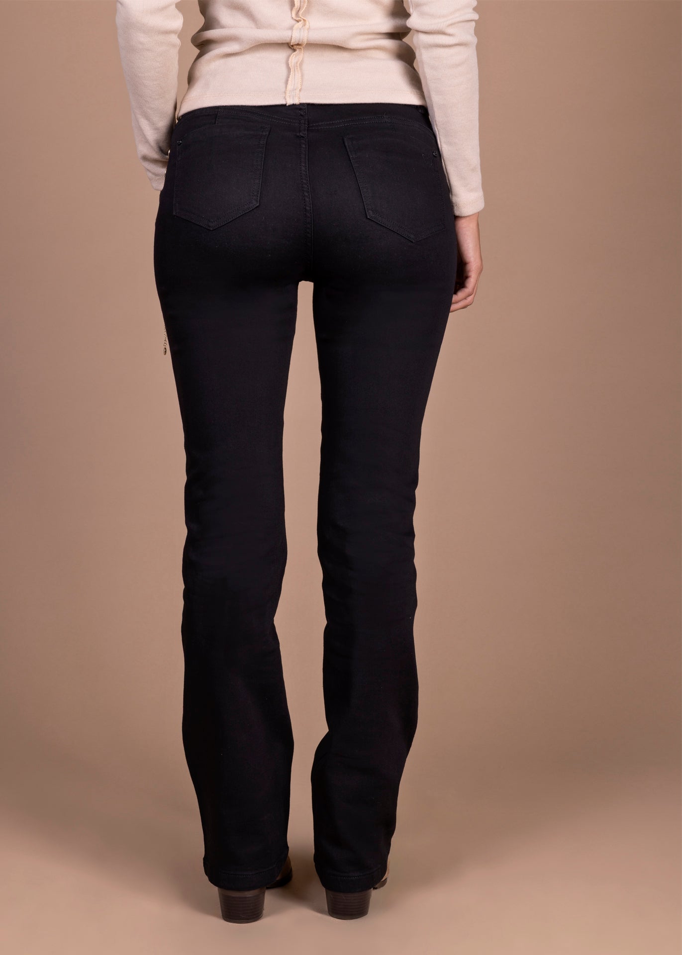 Jeans Emi Straight - Recto Negro Efesis