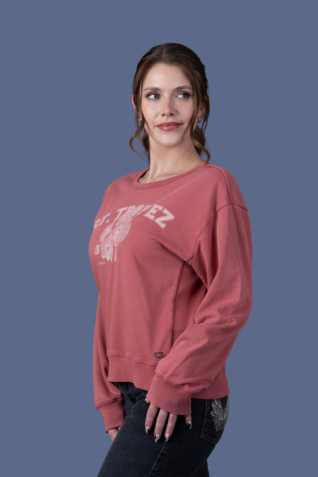Polerón Cleo Regular Estampado Burdeo Efesis