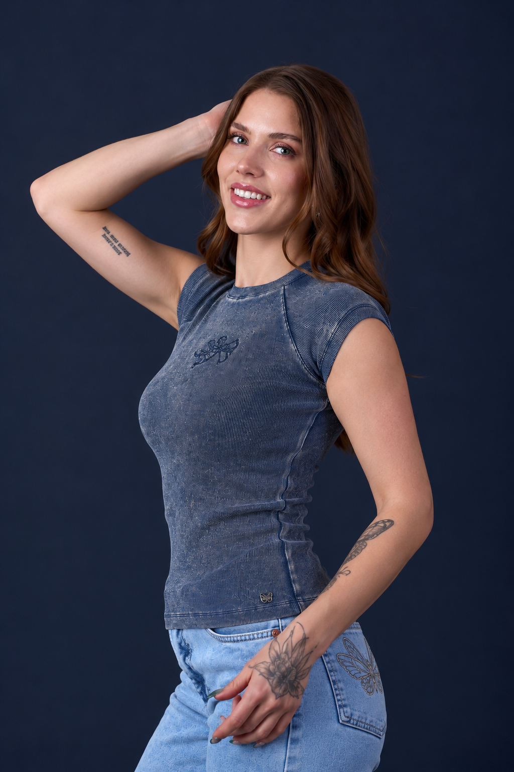 Polera Emma Regular Manga Raglan Bordado Índigo Efesis