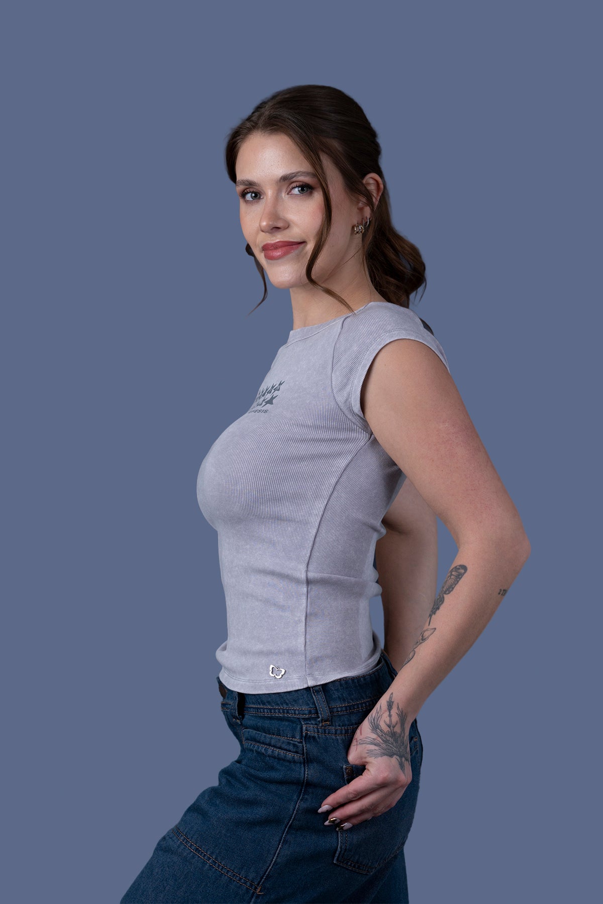 Polera Isa Regular Cuello Barco Gravillada Gris Claro Efesis