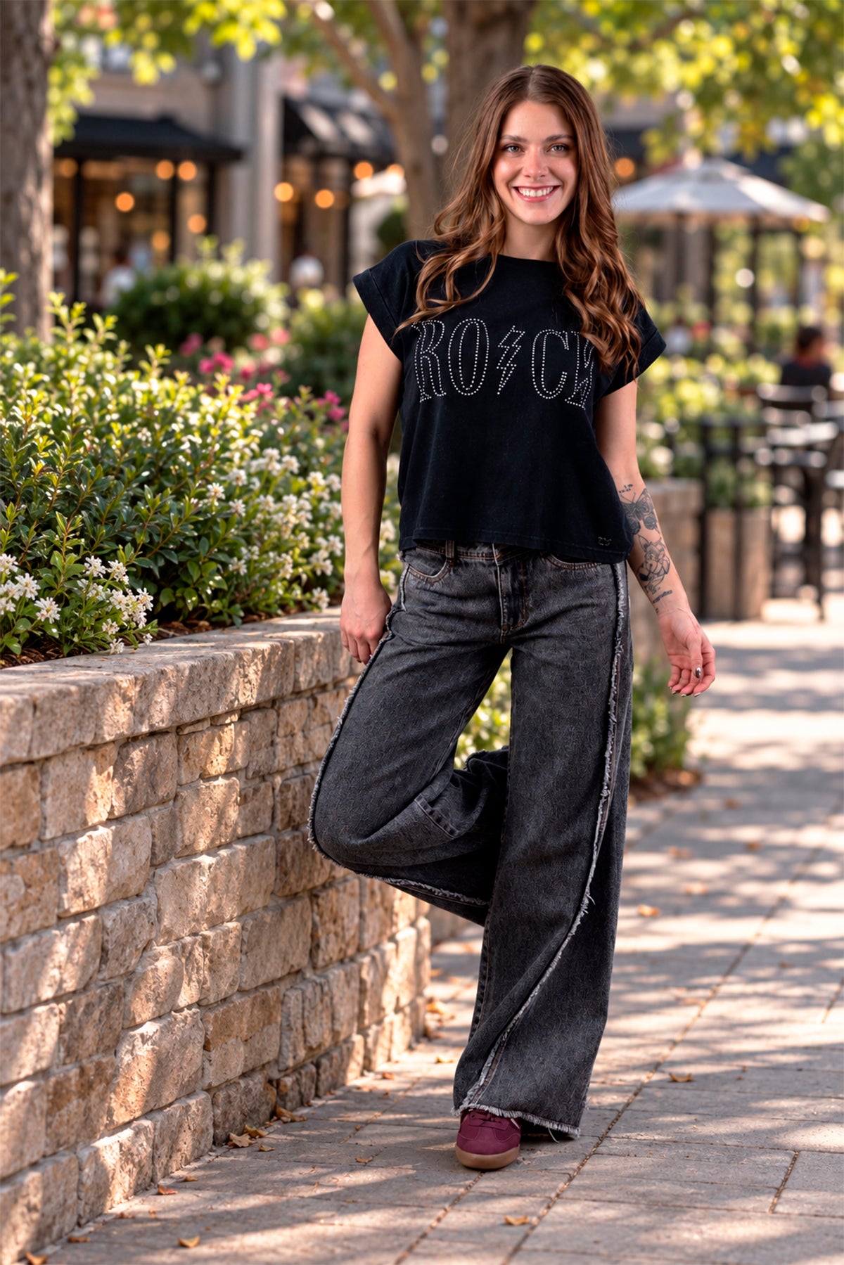 Polera Laia Regular "ROCK" Tachas Negro Efesis