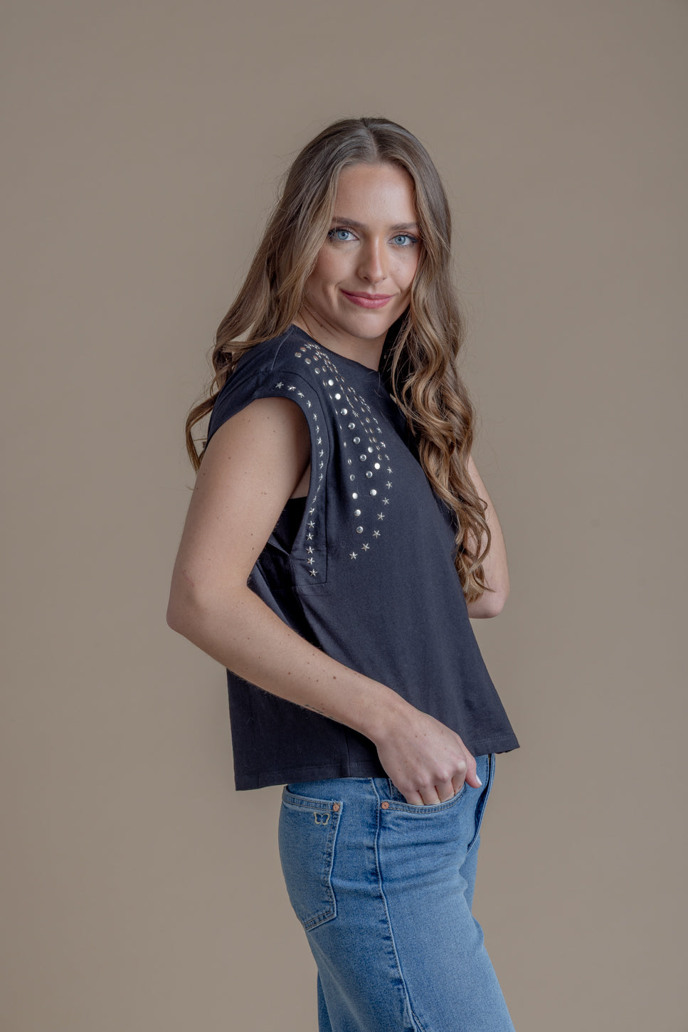 Polera Abbie Regular Tachas Negro Efesis