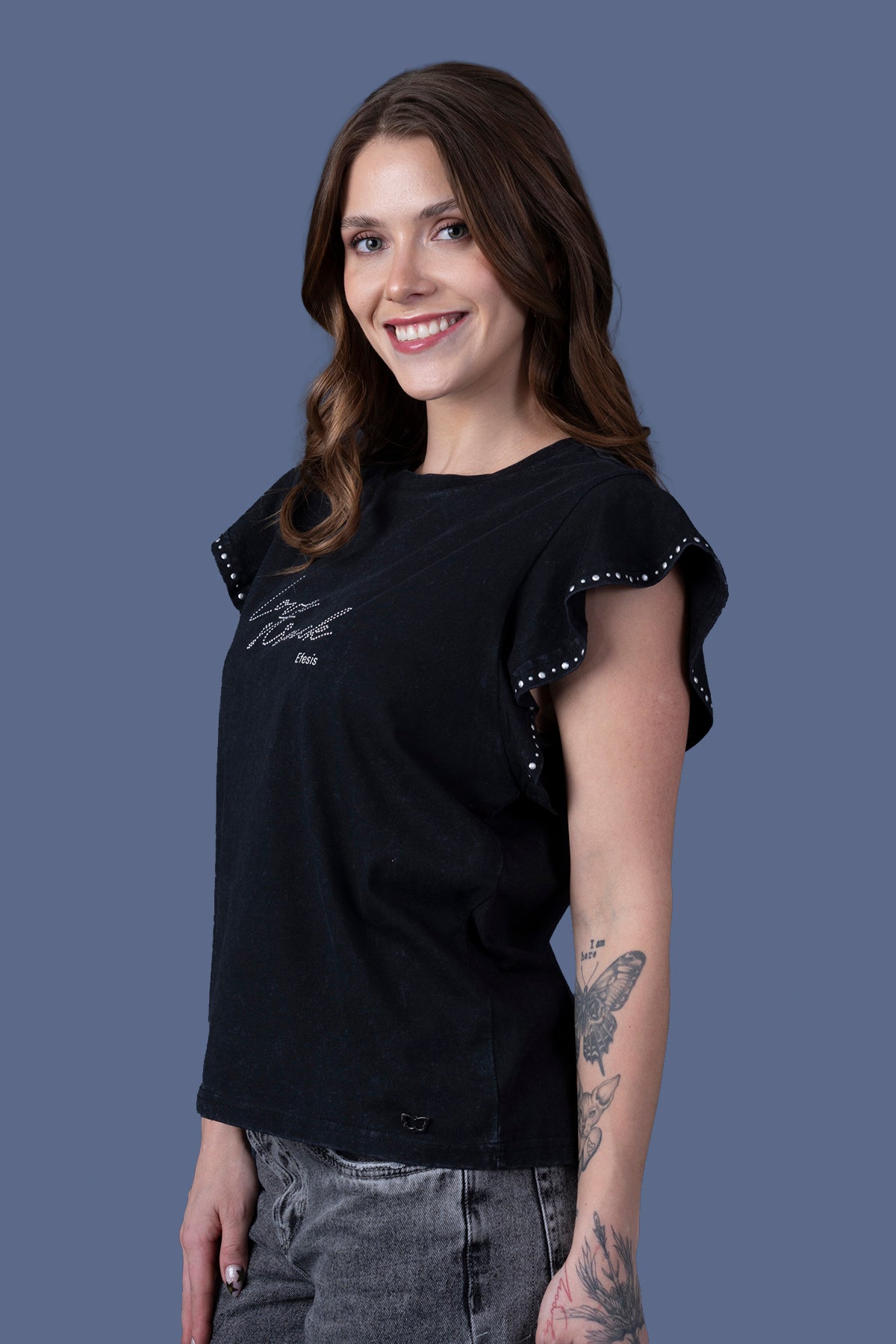 Polera Adela Regular Vuelos en Manga y Tachas Negro Efesis