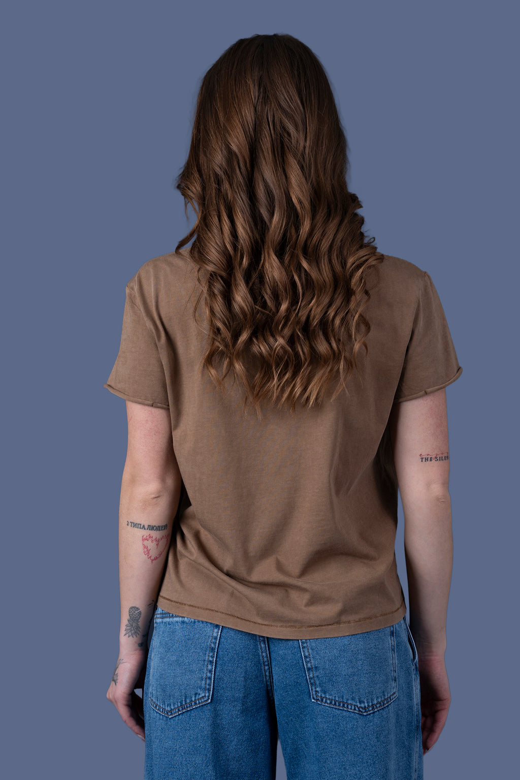 Polera Carey Regular Estampada Café Efesis