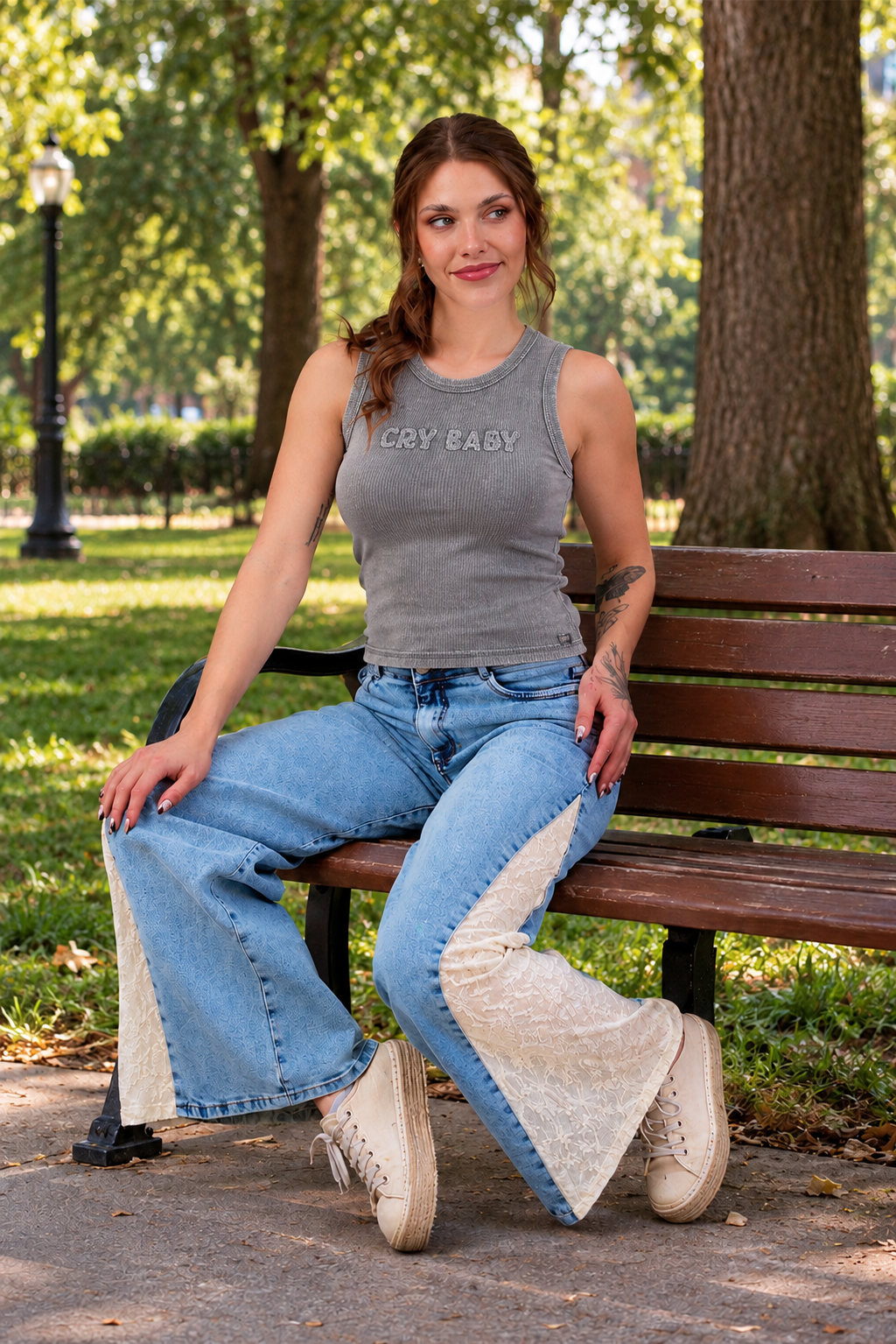 Polera Dallas Tank Fit Parche Bordado Gris Efesis