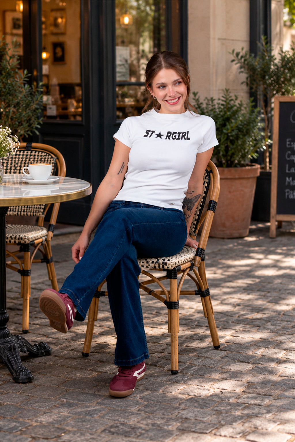 Polera Miller Baby Tee Estampada Blanca Efesis