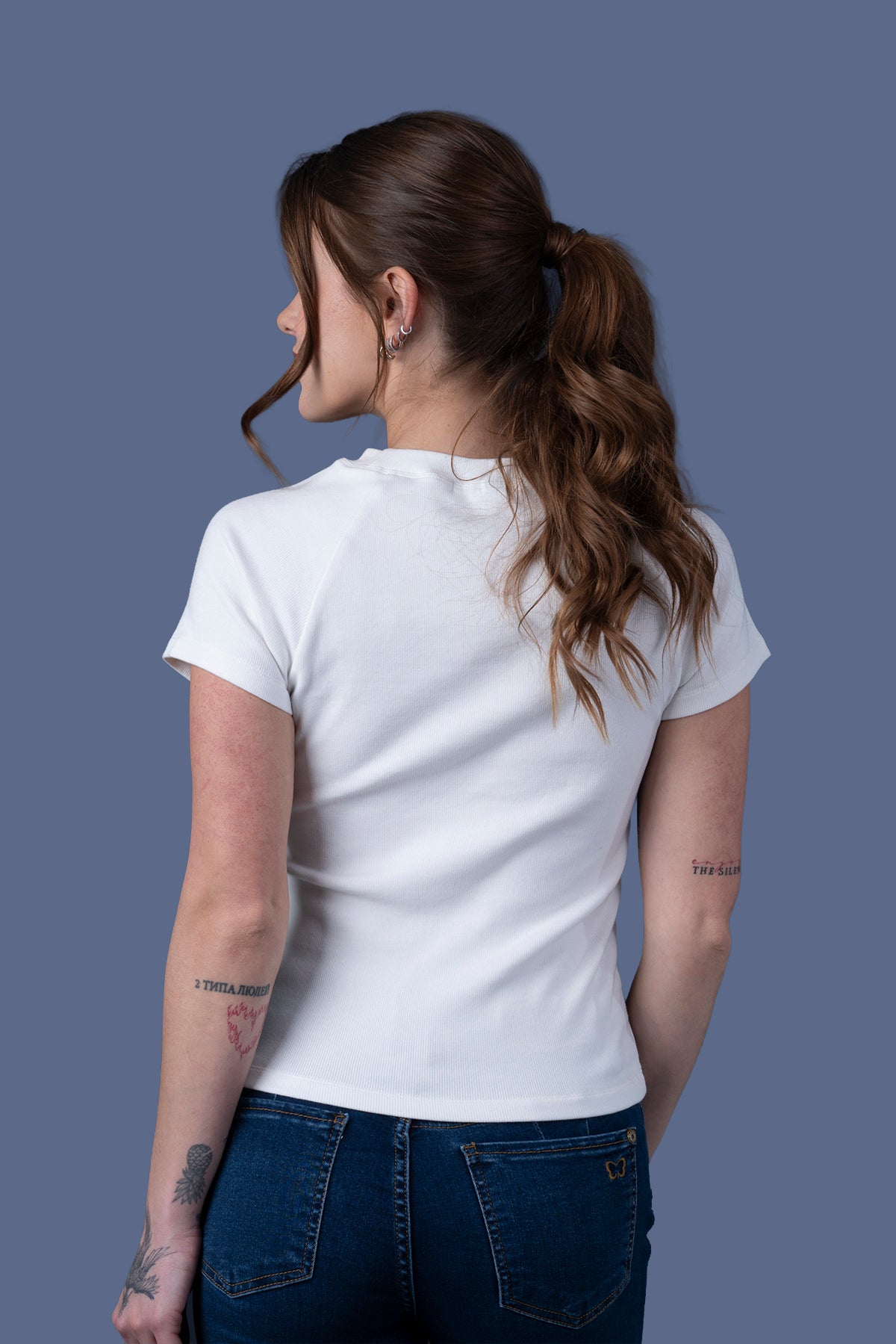 Polera Miller Baby Tee Estampada Blanca Efesis
