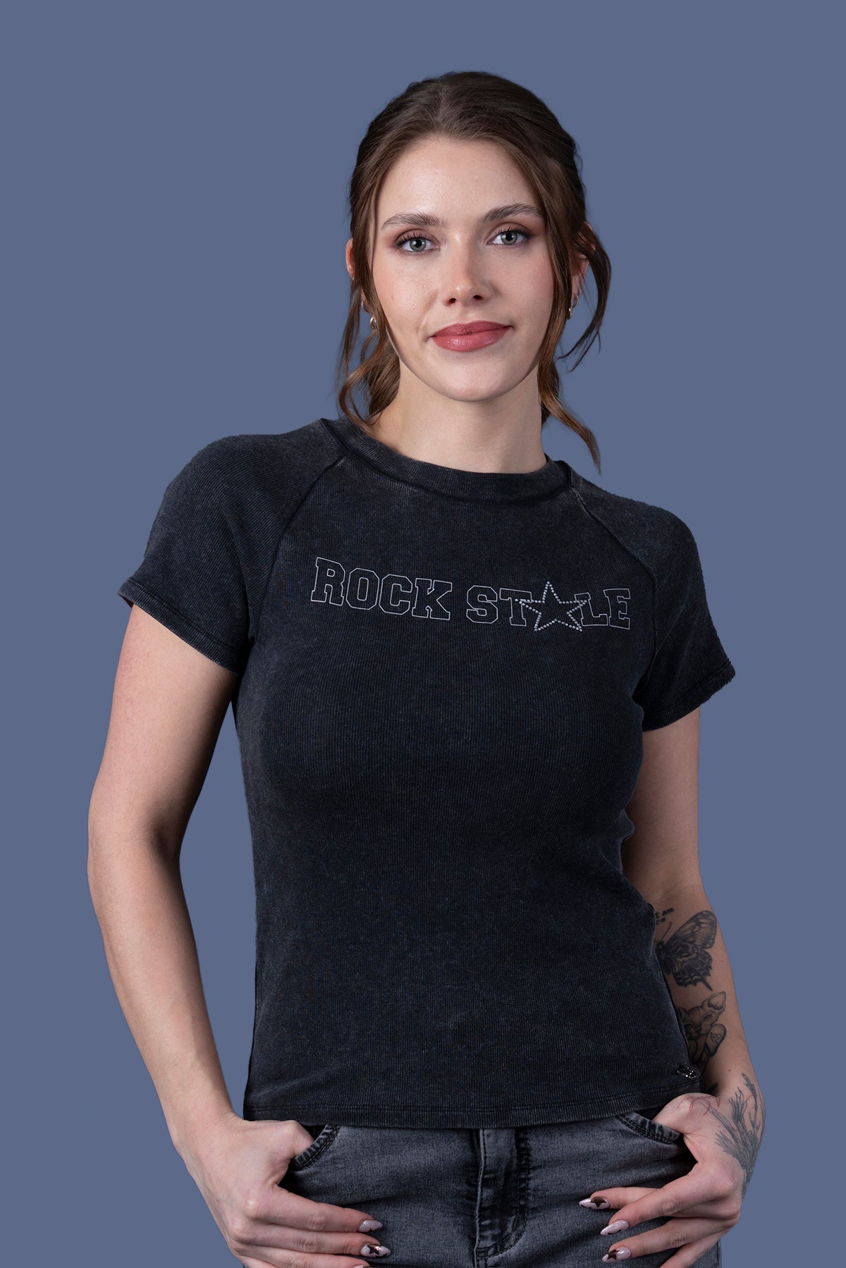 Polera Miller Baby Tee Estampada Negro Efesis