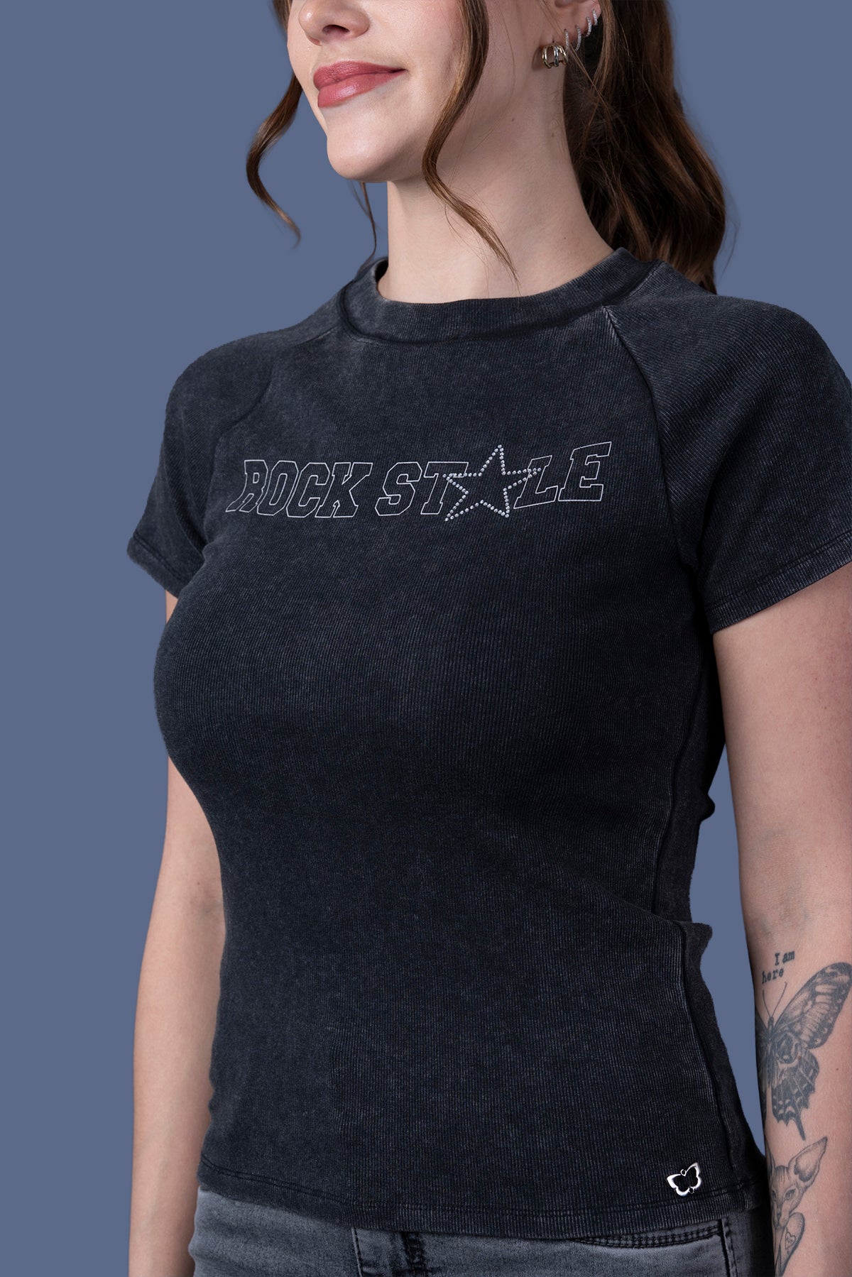 Polera Miller Baby Tee Estampada Negro Efesis