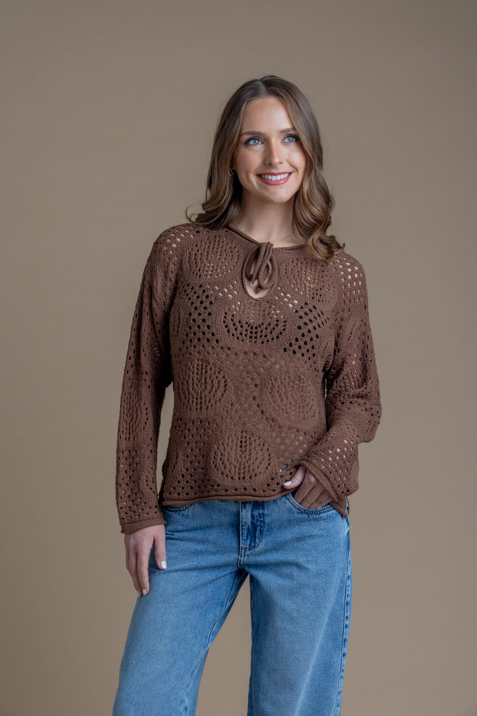 Sweater Raisa Regular Amarra Escote Café Efesis