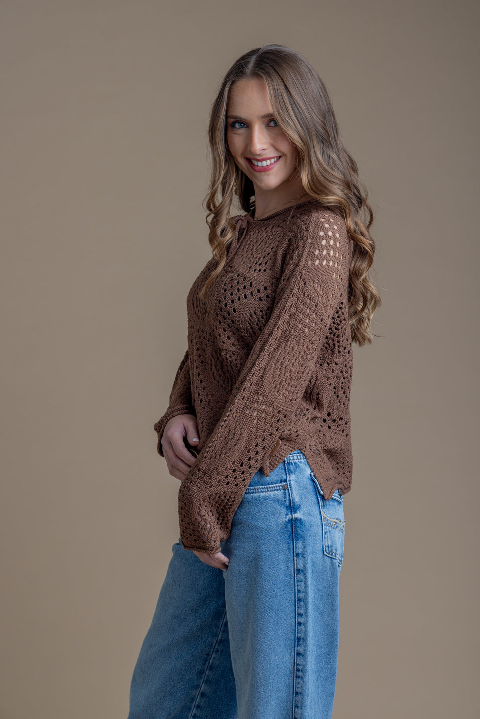 Sweater Raisa Regular Amarra Escote Café Efesis