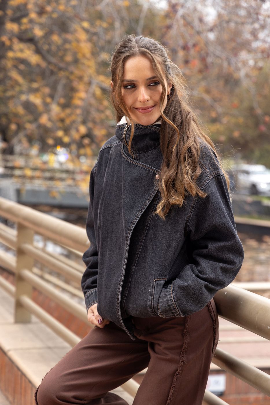 Chaqueta Laniz Oversize Cuello Funnel Pretina Elasticada Negro Efesis