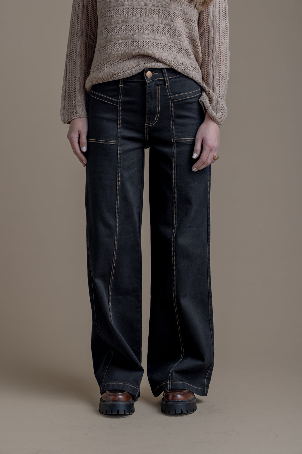 Jeans Piragi Palazzo Hilo Contratono y Bolsillo Incrustado Negro Efesis