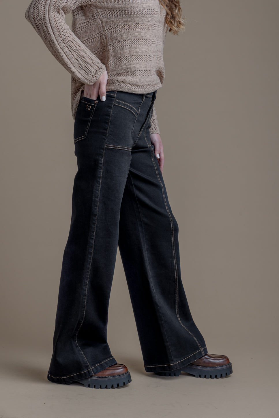 Jeans Piragi Palazzo Hilo Contratono y Bolsillo Incrustado Negro Efesis