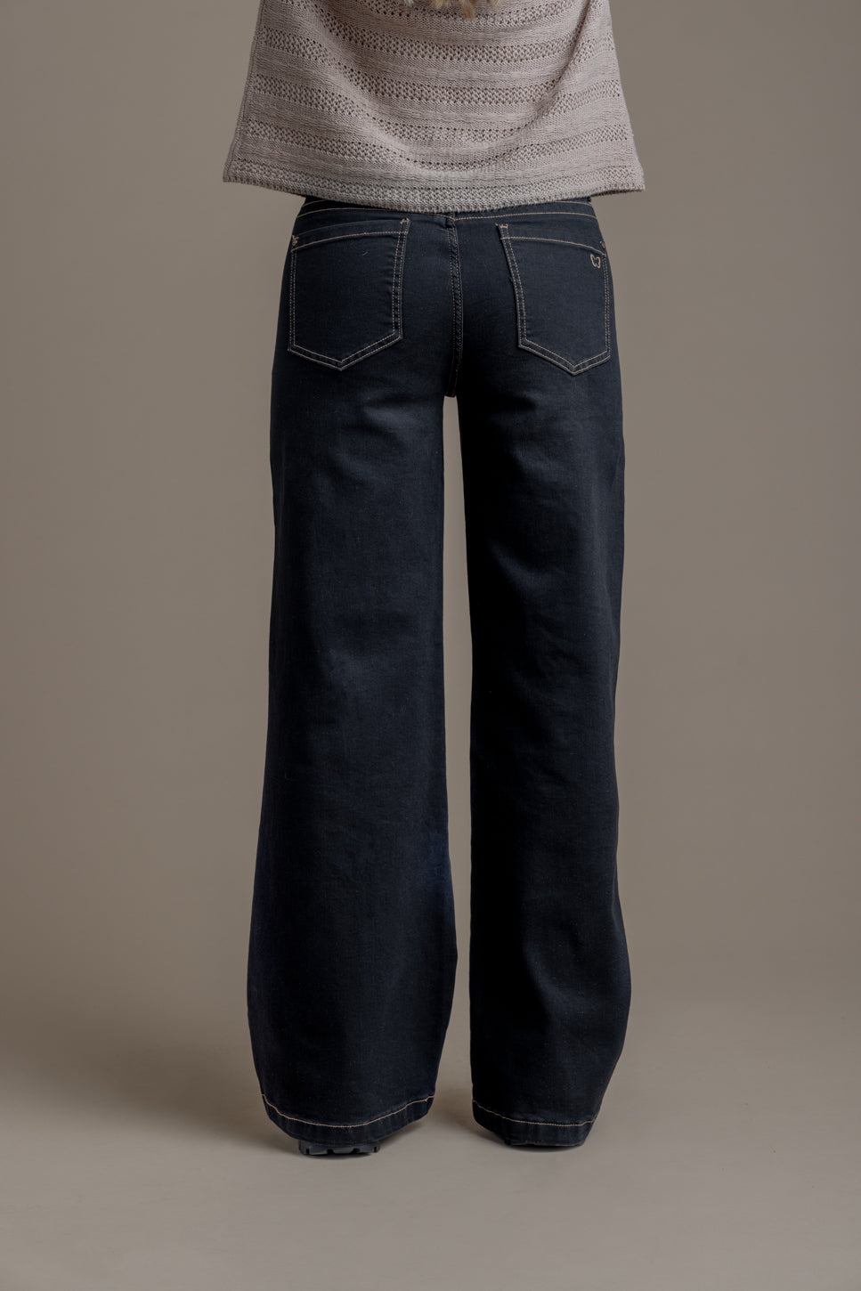 Jeans Piragi Palazzo Hilo Contratono y Bolsillo Incrustado Negro Efesis