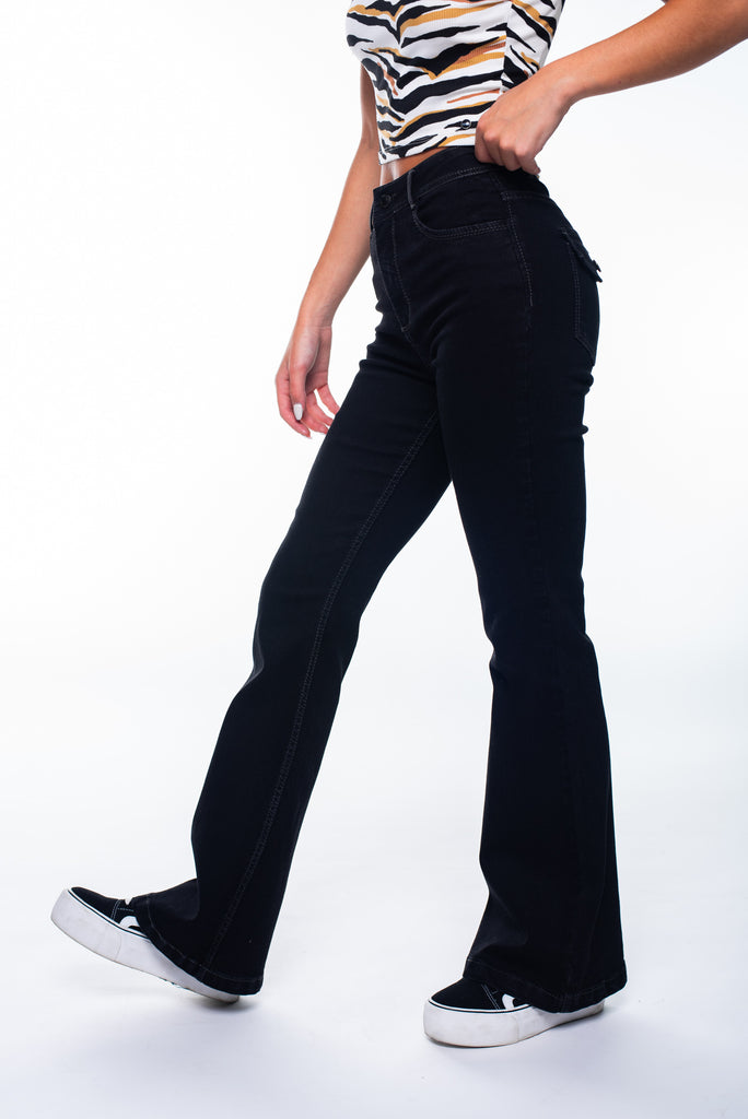 Jeans Feel Flare Hilo Contratono Tapetas Bolsillo Negro Efesis