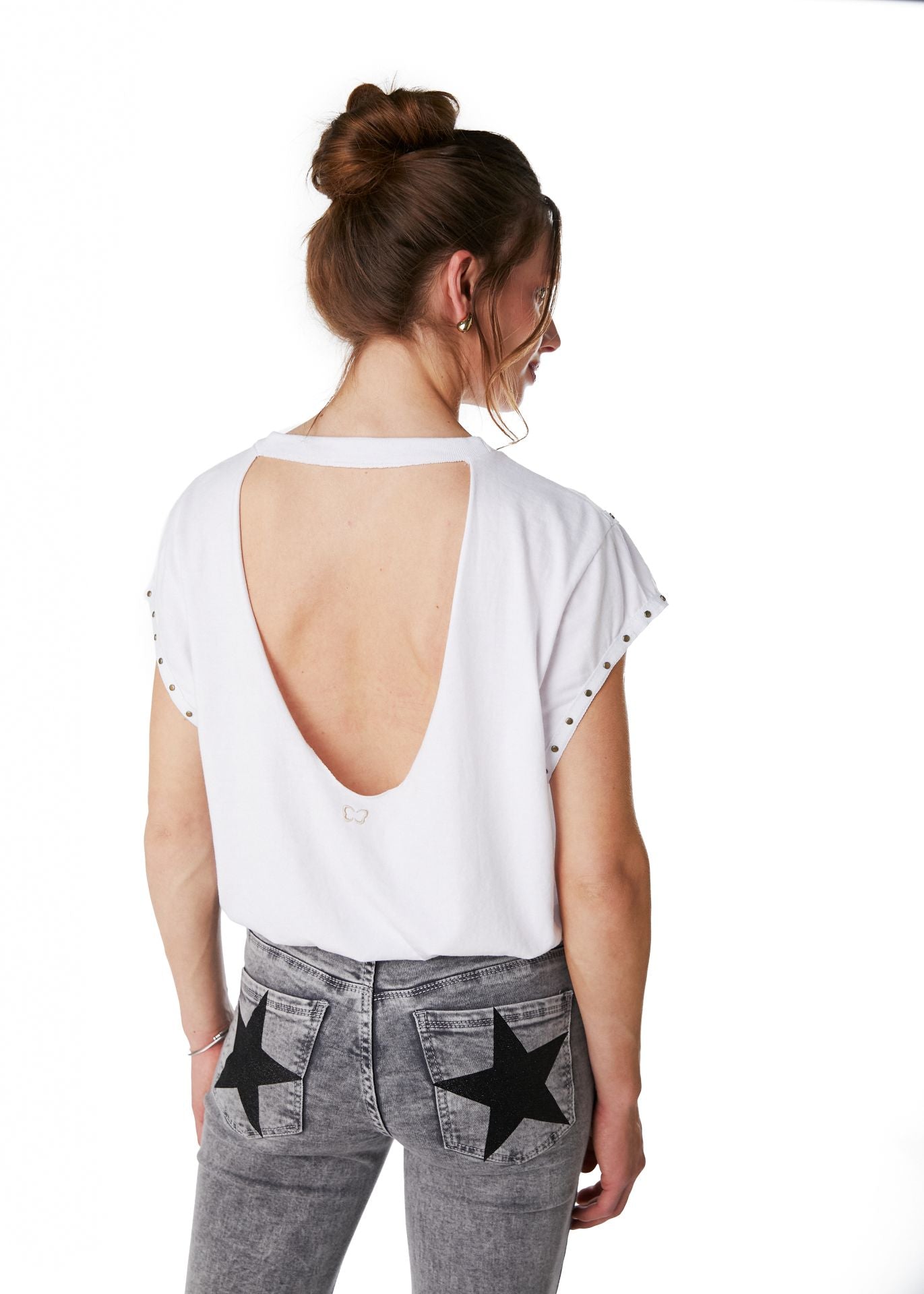 POLERA MERCIER OVERSIZE TACHAS Y ABERTURA ESPALDA BLANCO EFESIS