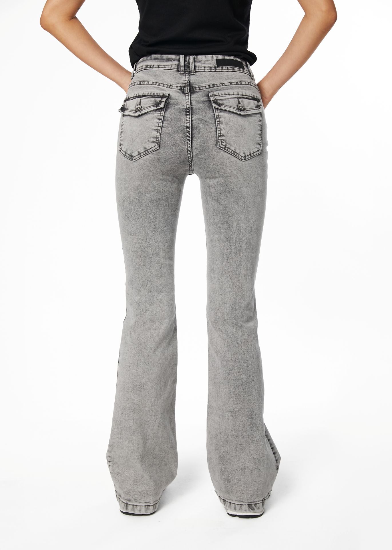 JEANS FEEL FLARE BOLSILLO C/ TAPETAS GRIS EFESIS
