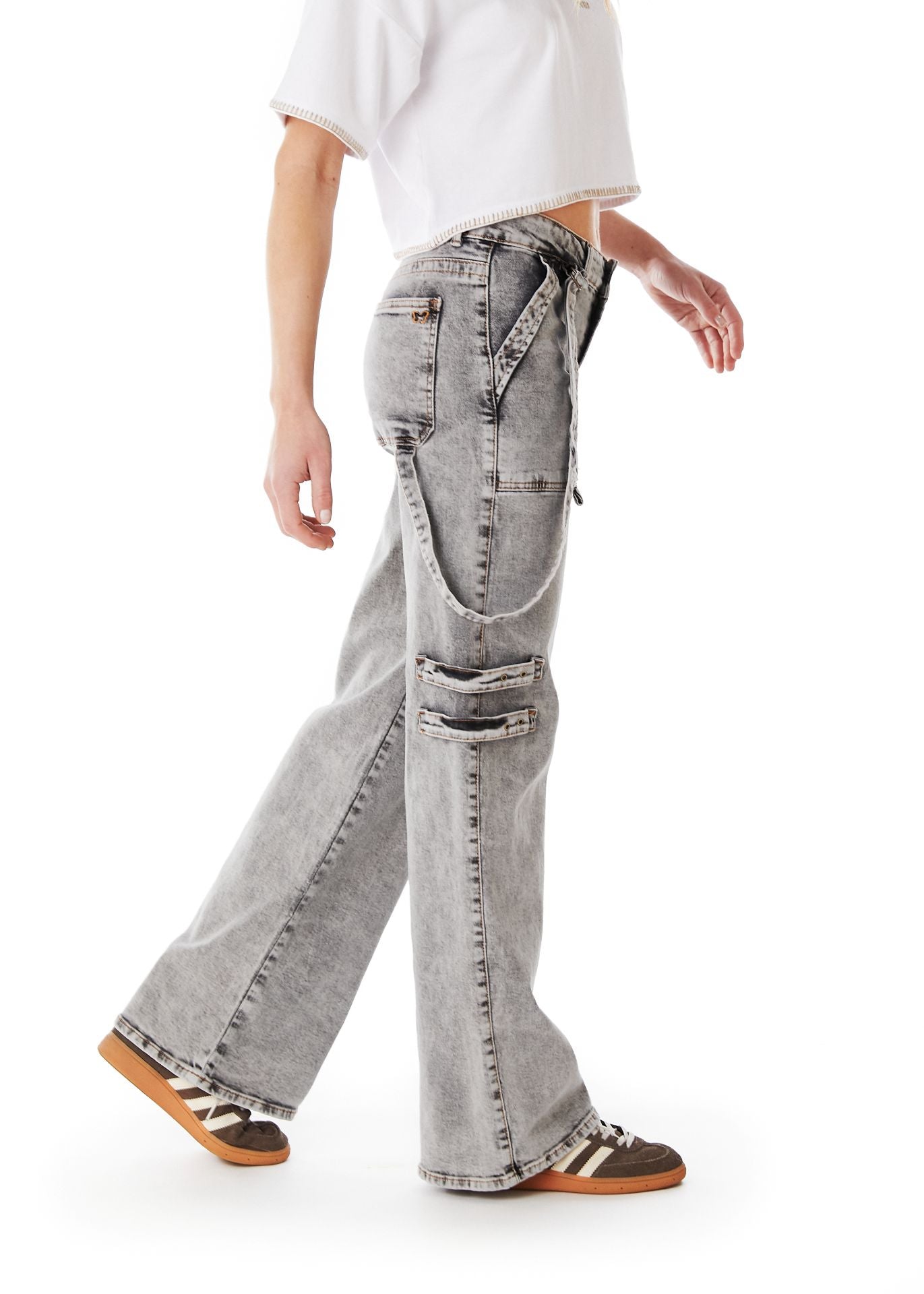 JEANS ZAHIR WIDE TRABAS BOLSILLO PARCHE GRIS EFESIS