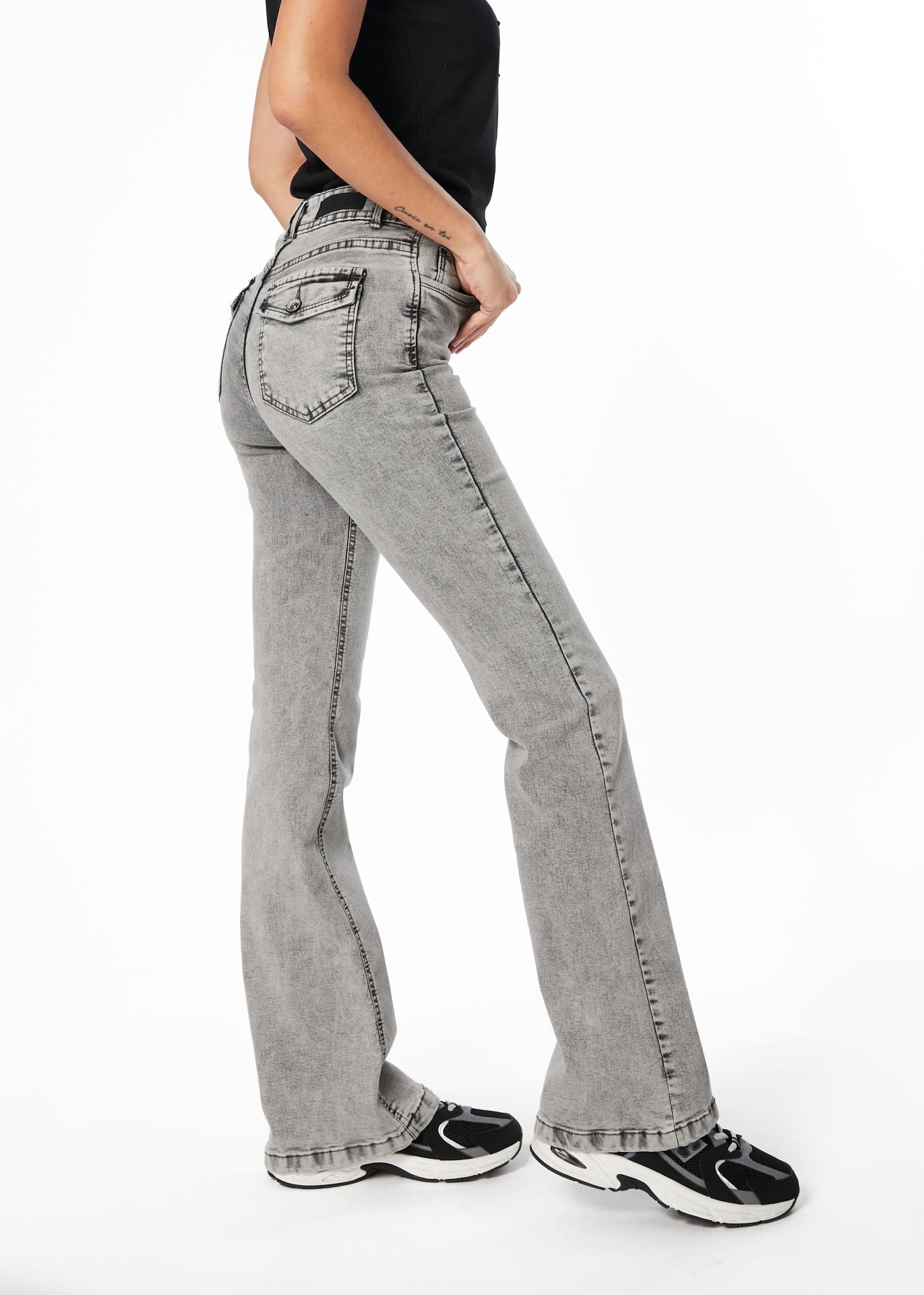 JEANS FEEL FLARE BOLSILLO C/ TAPETAS GRIS EFESIS