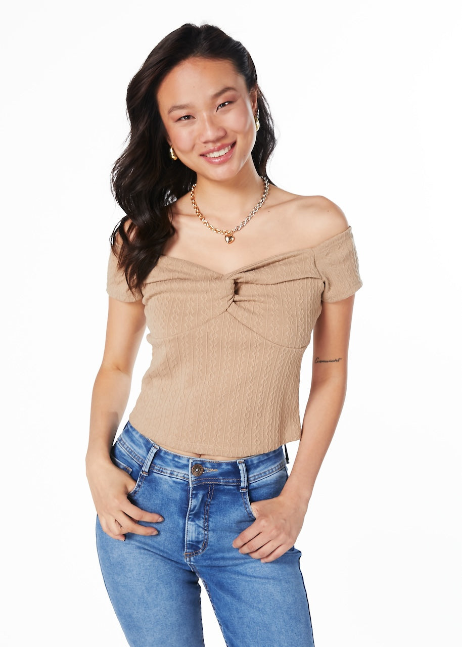 Polera Michi Regular Escote Bardot Torzon en Busto Beige Efesis