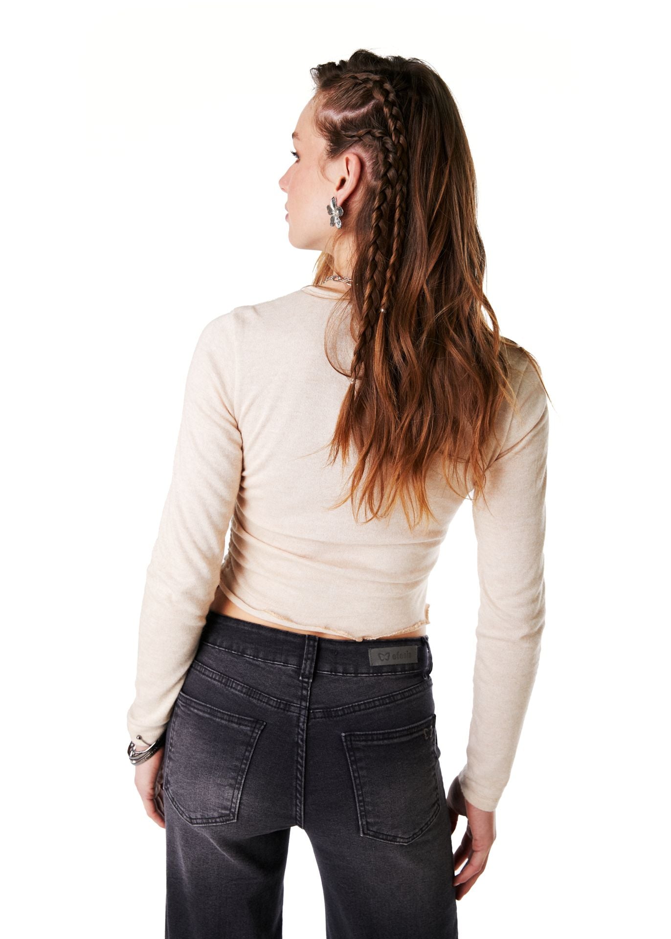 POLERA NADINE REGULAR RUEDO EN PUNTA C/ RECOGIDO COLOR CRUDO EFESIS