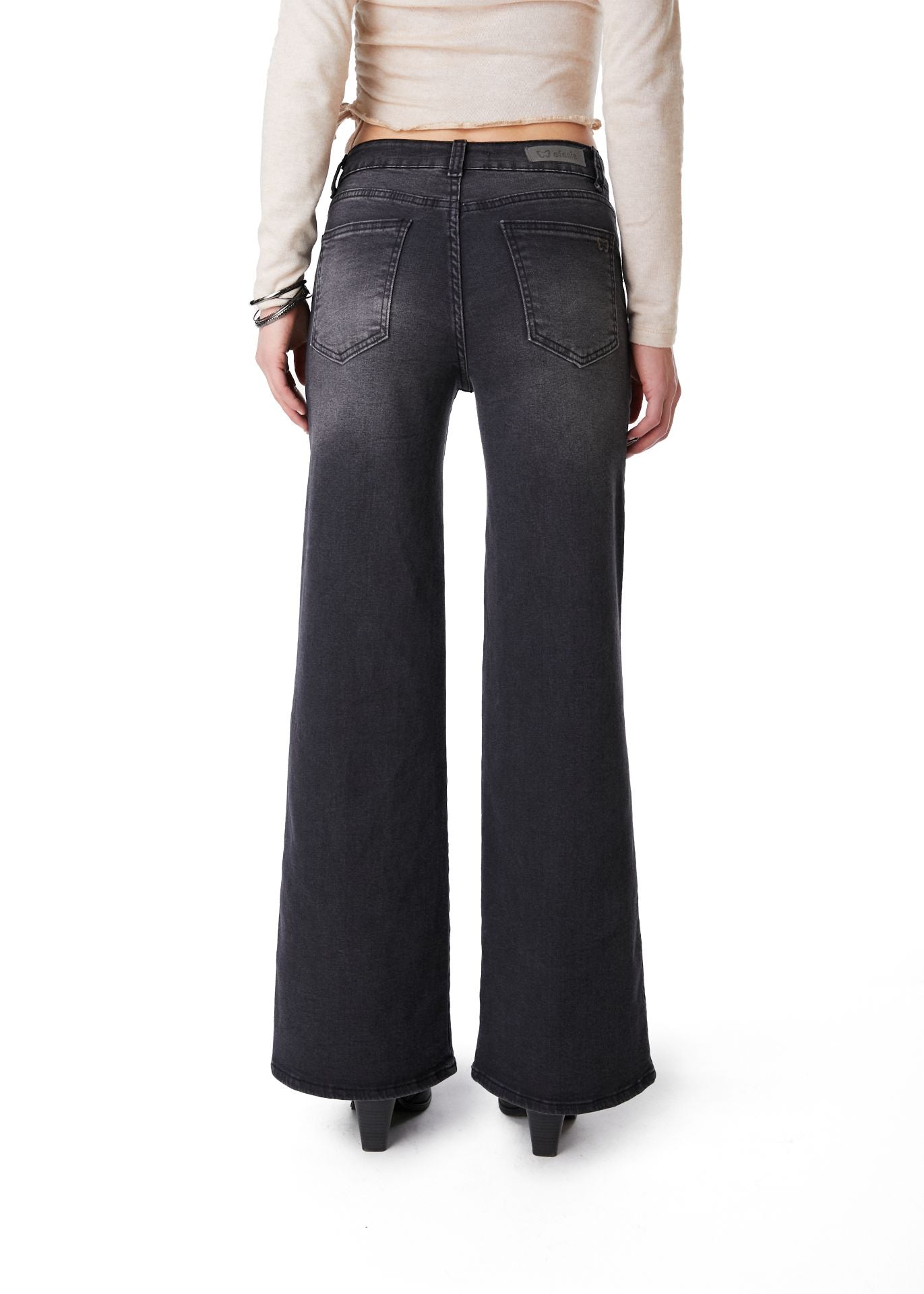 JEANS ZOE PALAZZO BOLSILLO PARCHE NEGRO EFESIS