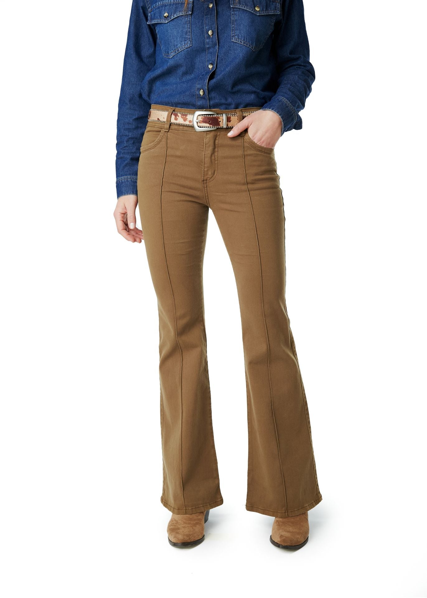 PANTALÓN CAPUCHINO FLARE ALFORZAS CAFÉ EFESIS