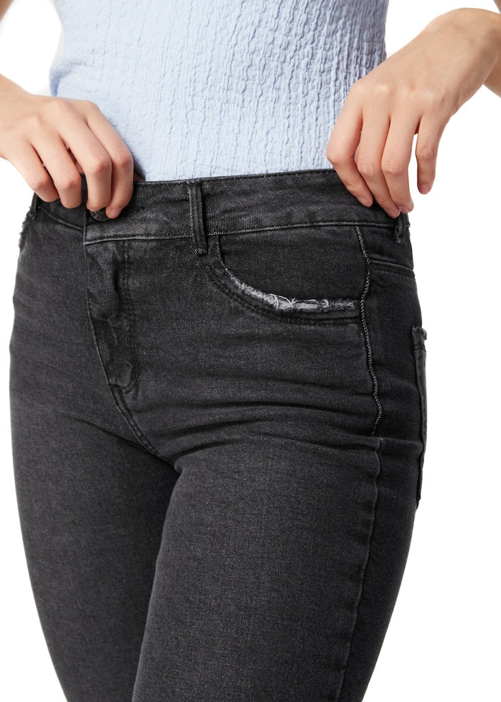 JEANS GORETI FLARE TIRO MEDIO