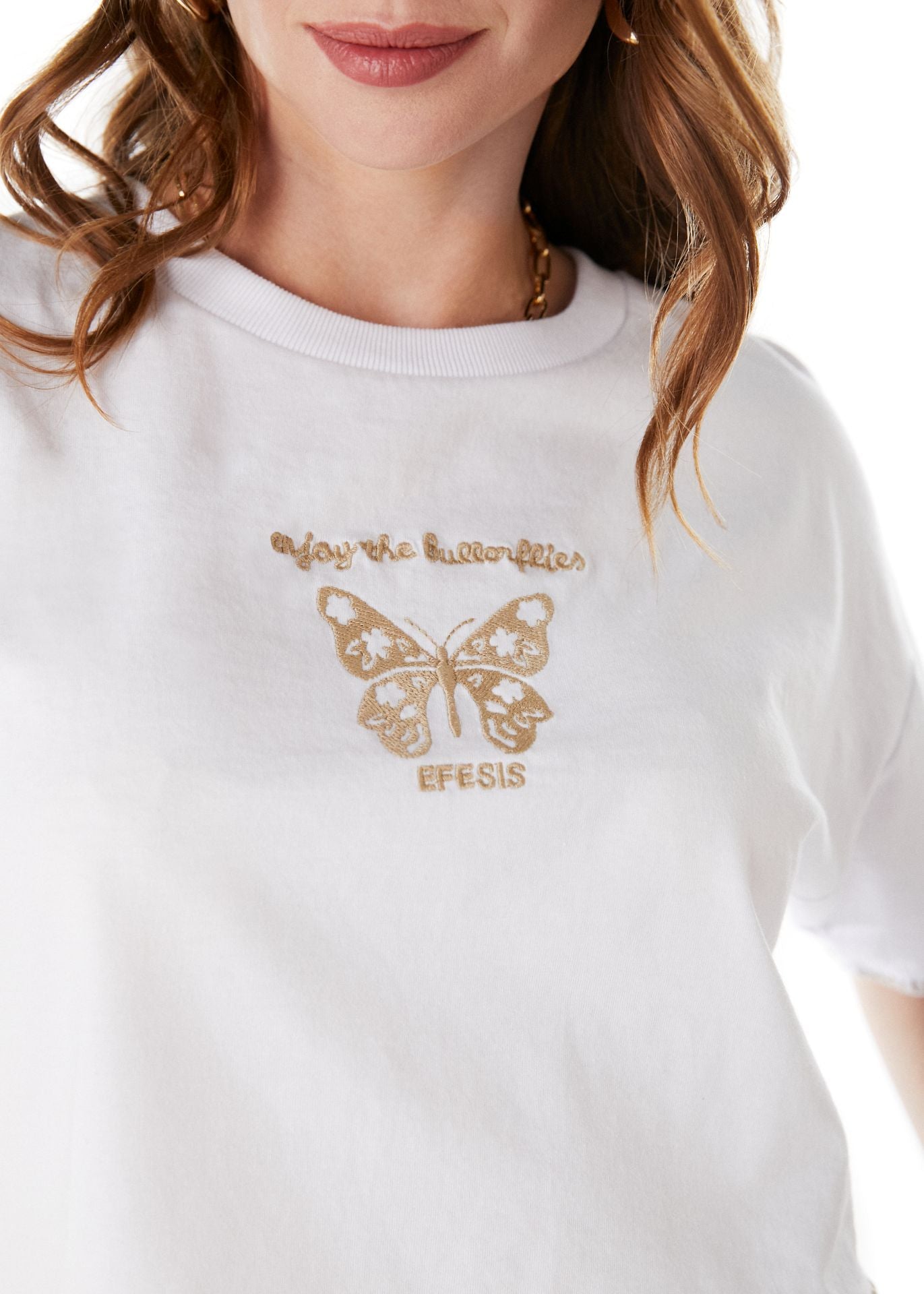 POLERA BIANCHI CROP OVERSIZE C/ BORDADO BLANCO EFESIS