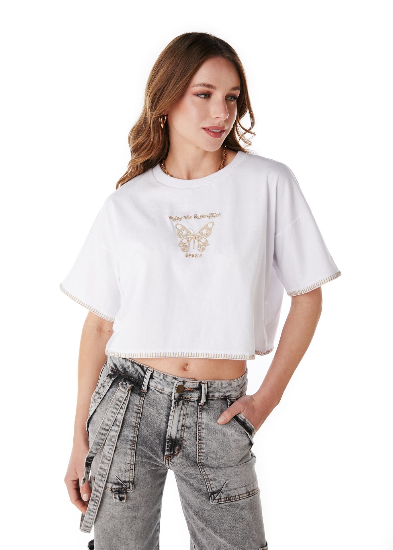 POLERA BIANCHI CROP OVERSIZE C/ BORDADO BLANCO EFESIS